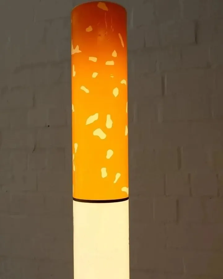 🚬 Stojaca lampa v tvare cigaretovej trubice | Retro priemyselné ambientné osvetlenie