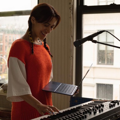 Air 13-inch  M2 chip 8CGPU, 16GB, 256GB - Starlight [MC7W4ZP/A]