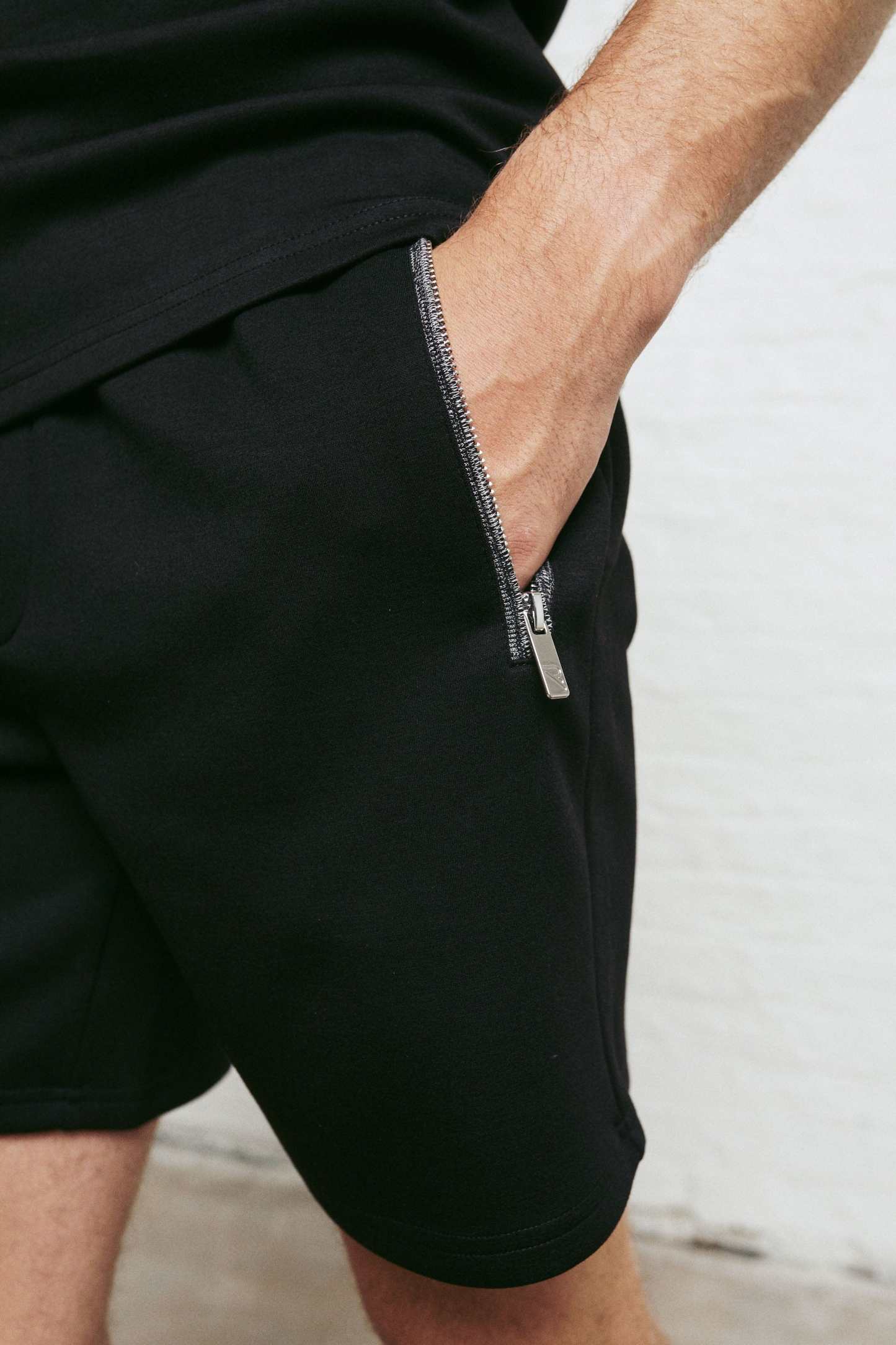 Luxe Contrast Pocket Short - Black