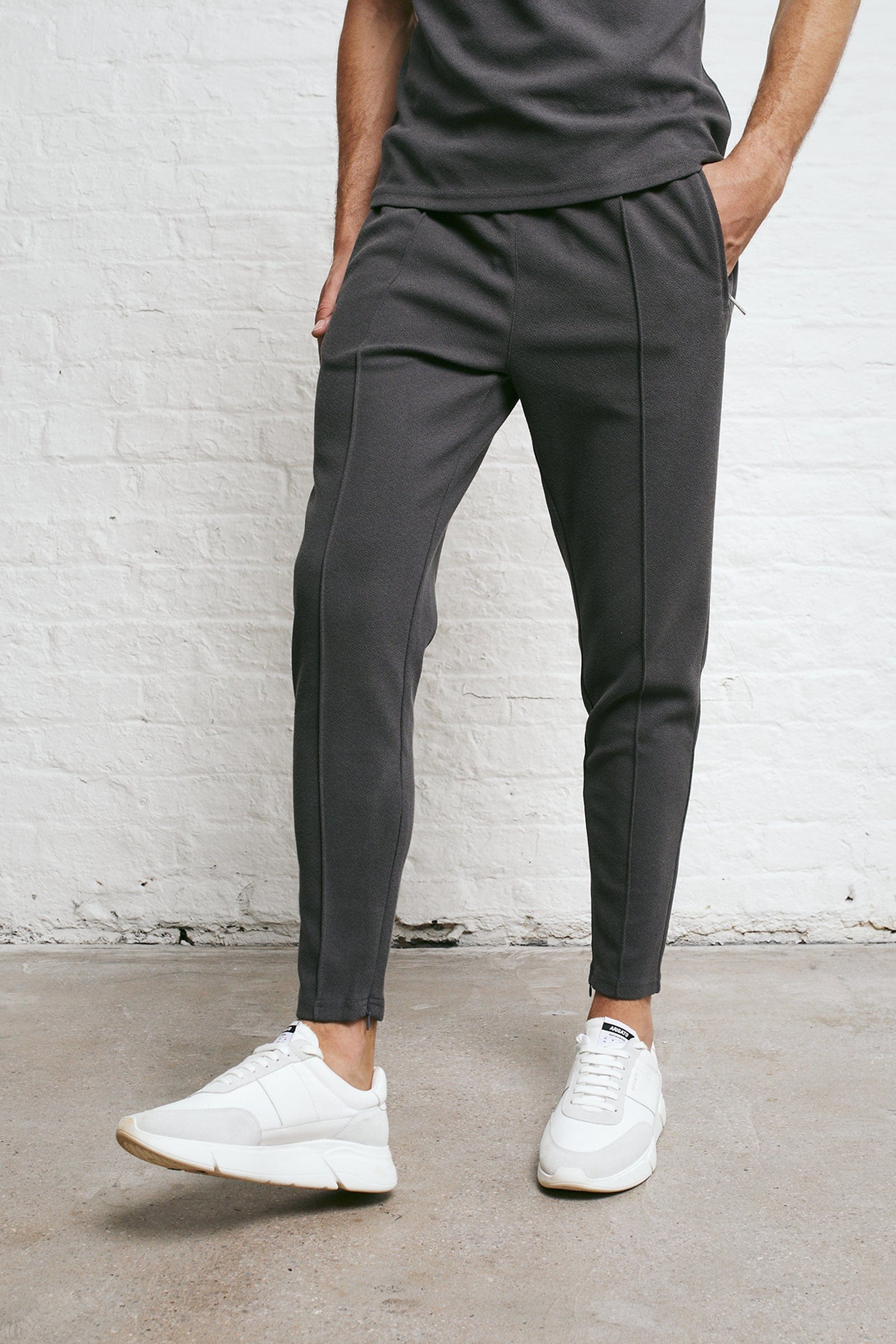 Textured Smart Pleated Pant - Charcoal