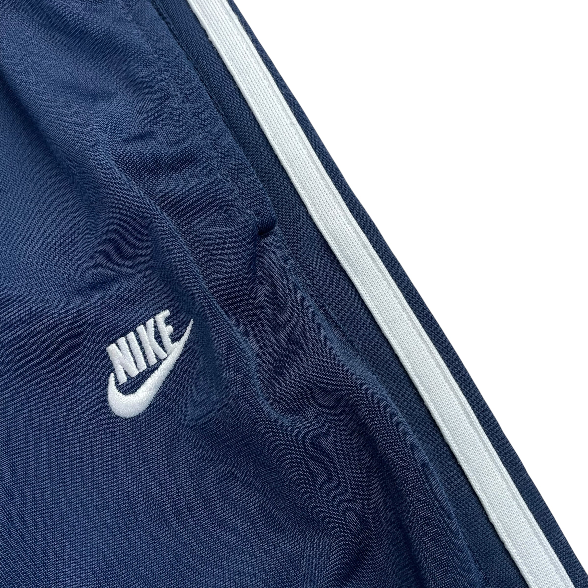 Tracksuit-Maverick