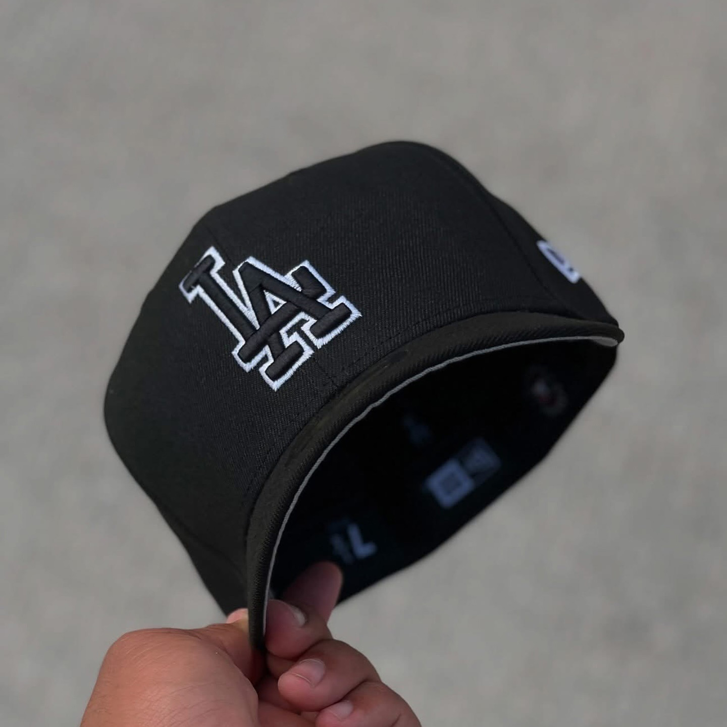 NEW ERA LOS ANGELES DODGERS BLACK EMBROIDERED CASUAL BASEBALL CAP-Maverick
