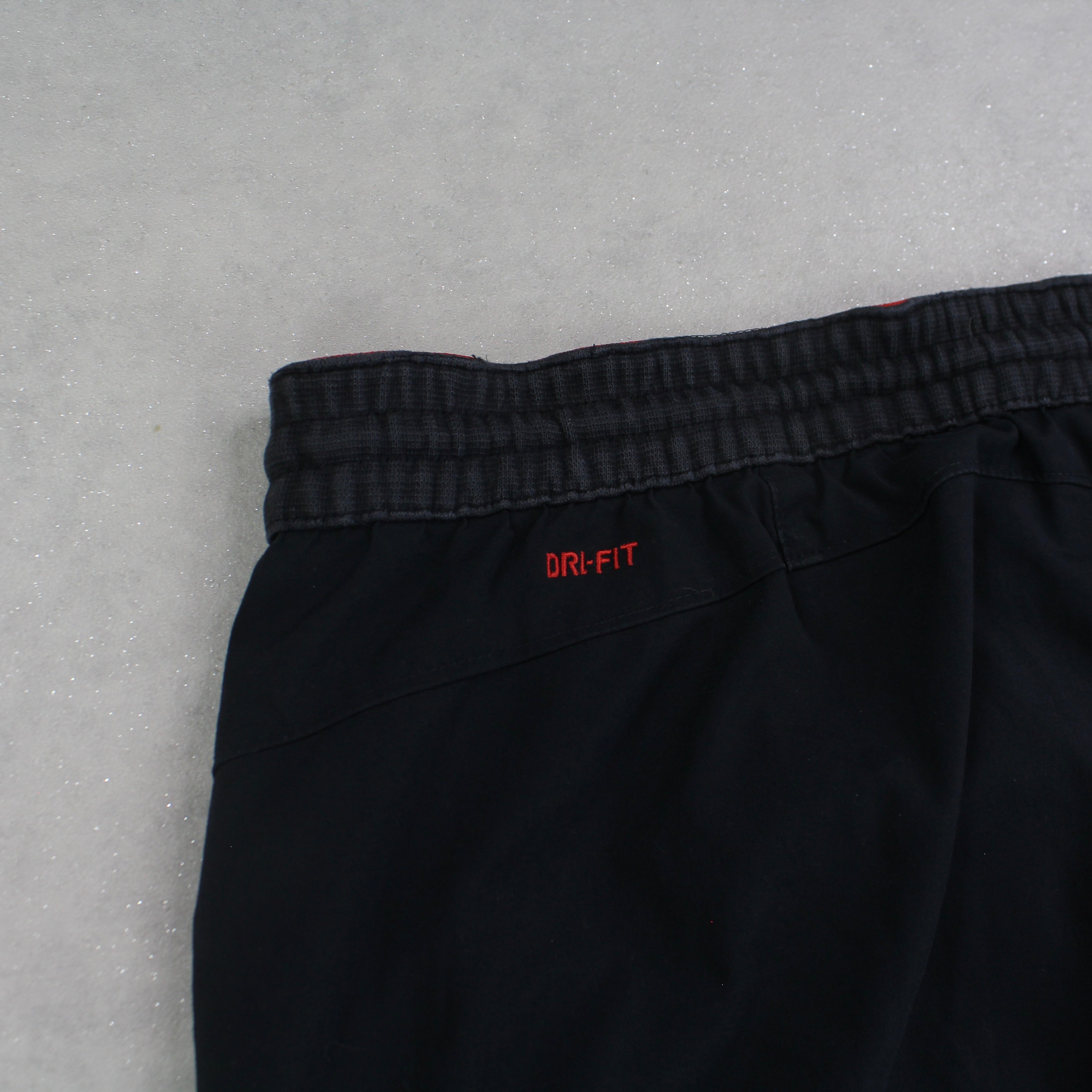RARE 00s Trackpants Black-Maverick
