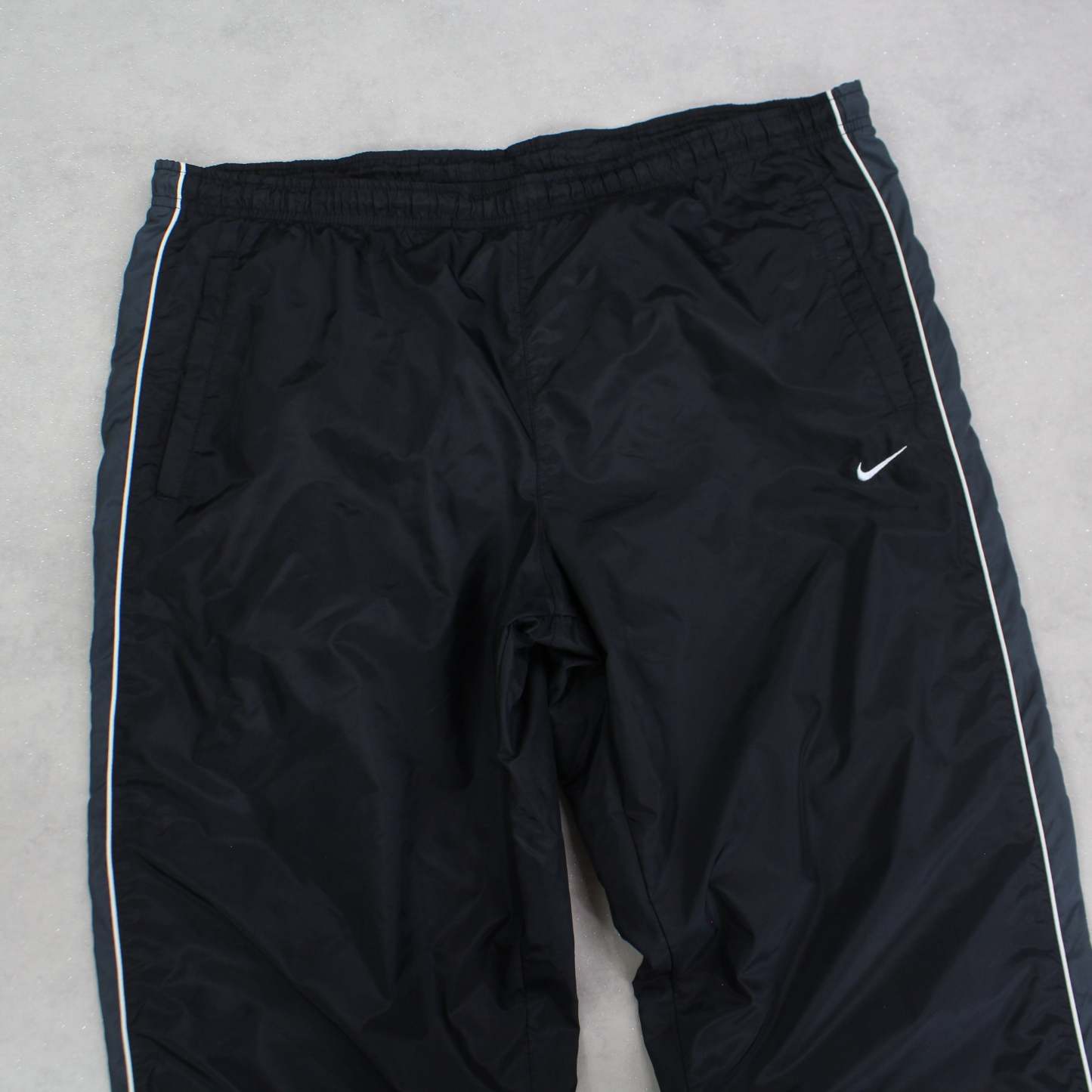 RARE 2000s Baggy Trackpants Black-Maverick