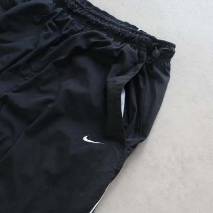 RARE 2000s Trackpants Black-Maverick
