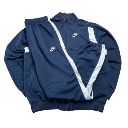 Tracksuit-Maverick