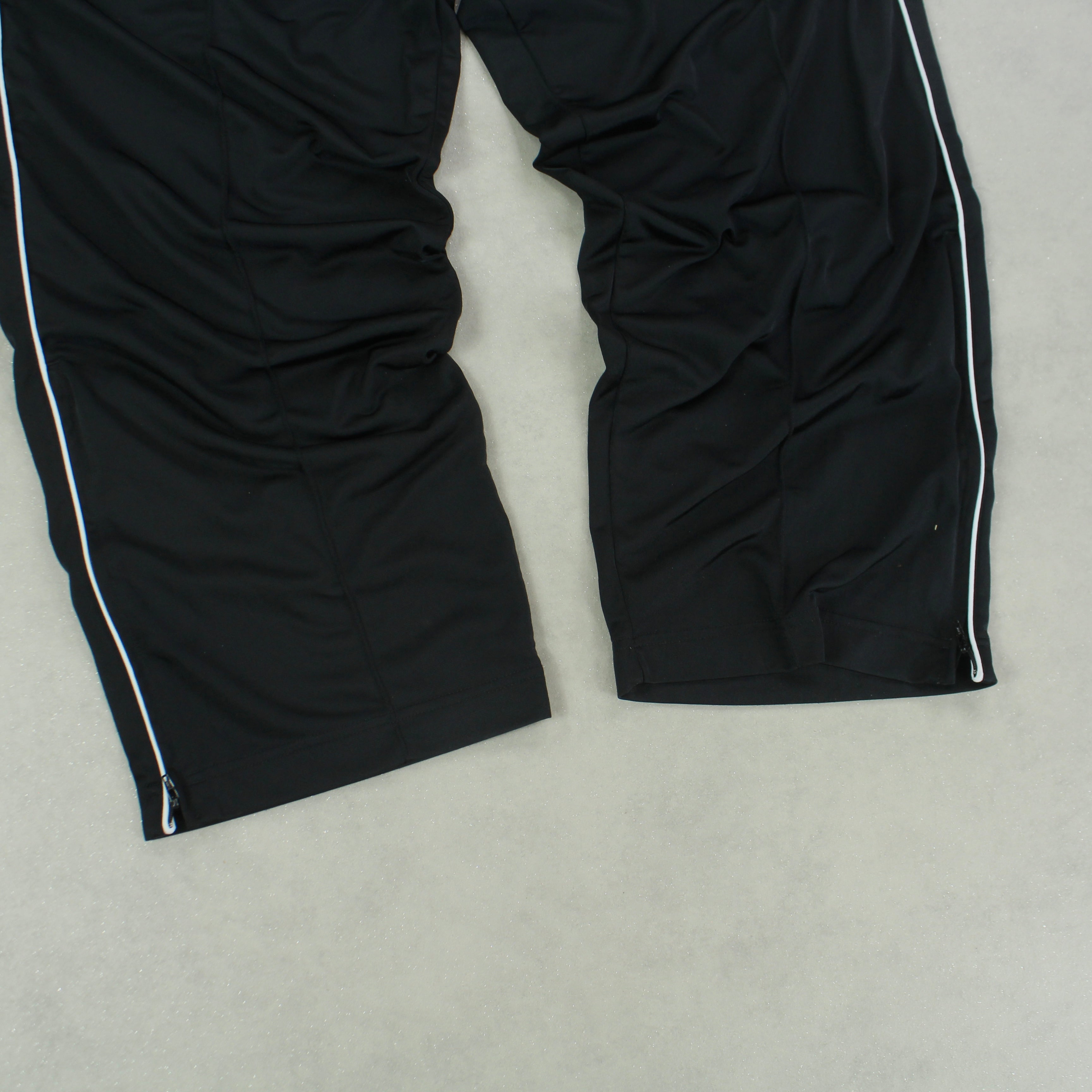 RARE 2000s Baggy Trackpants Black-Maverick