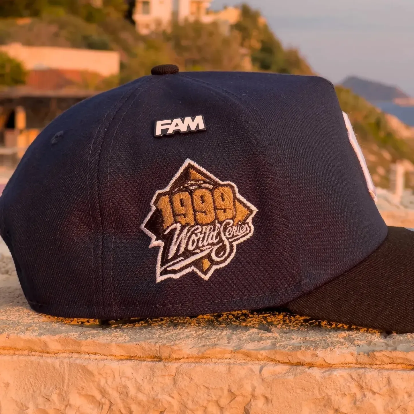 NEW ERA 9FORTY A-FRAME NEW YORK YANKEES WORLD SERIES 1999 TWO TONE / KHAKI UV SNAPBACK-Maverick
