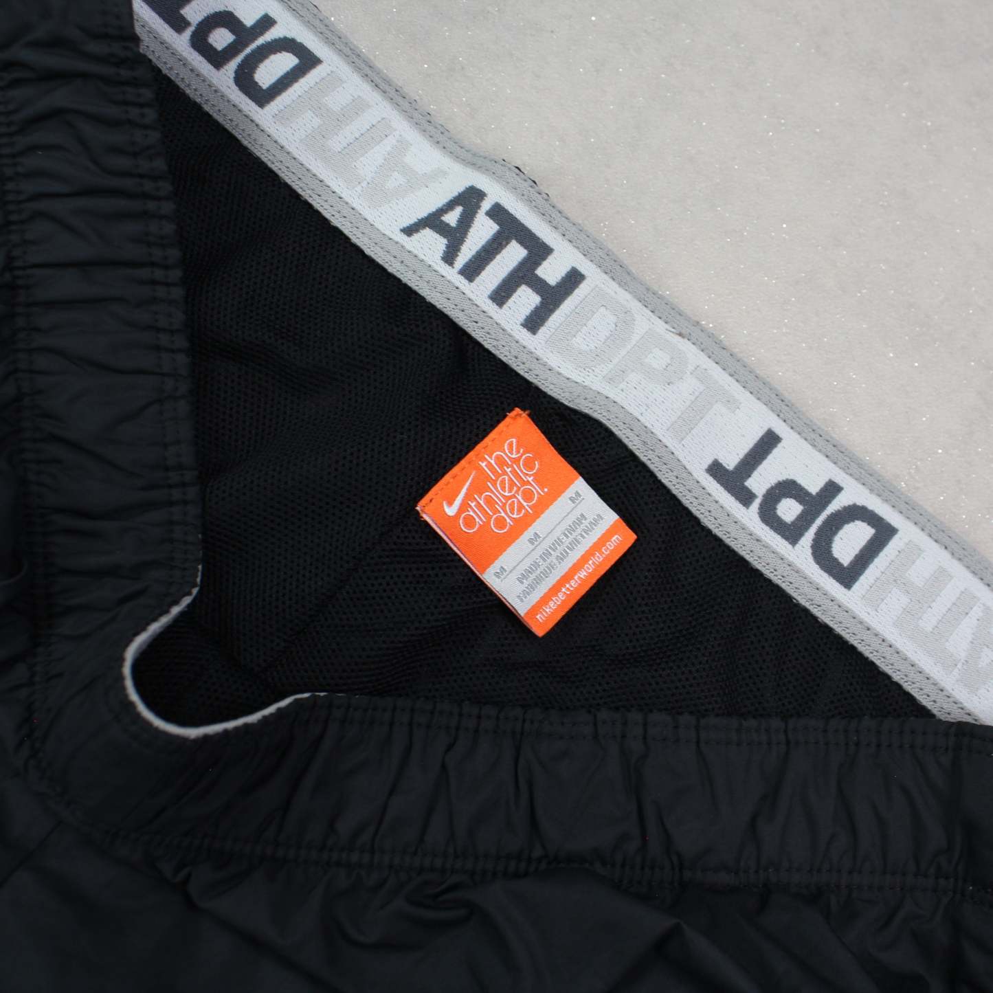 RARE 00s Trackpants Black-Maverick