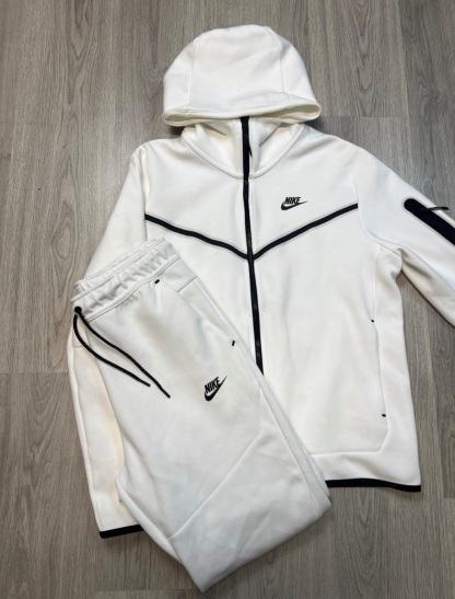 Tech Fleece Set 2021-20 colors Image - 1