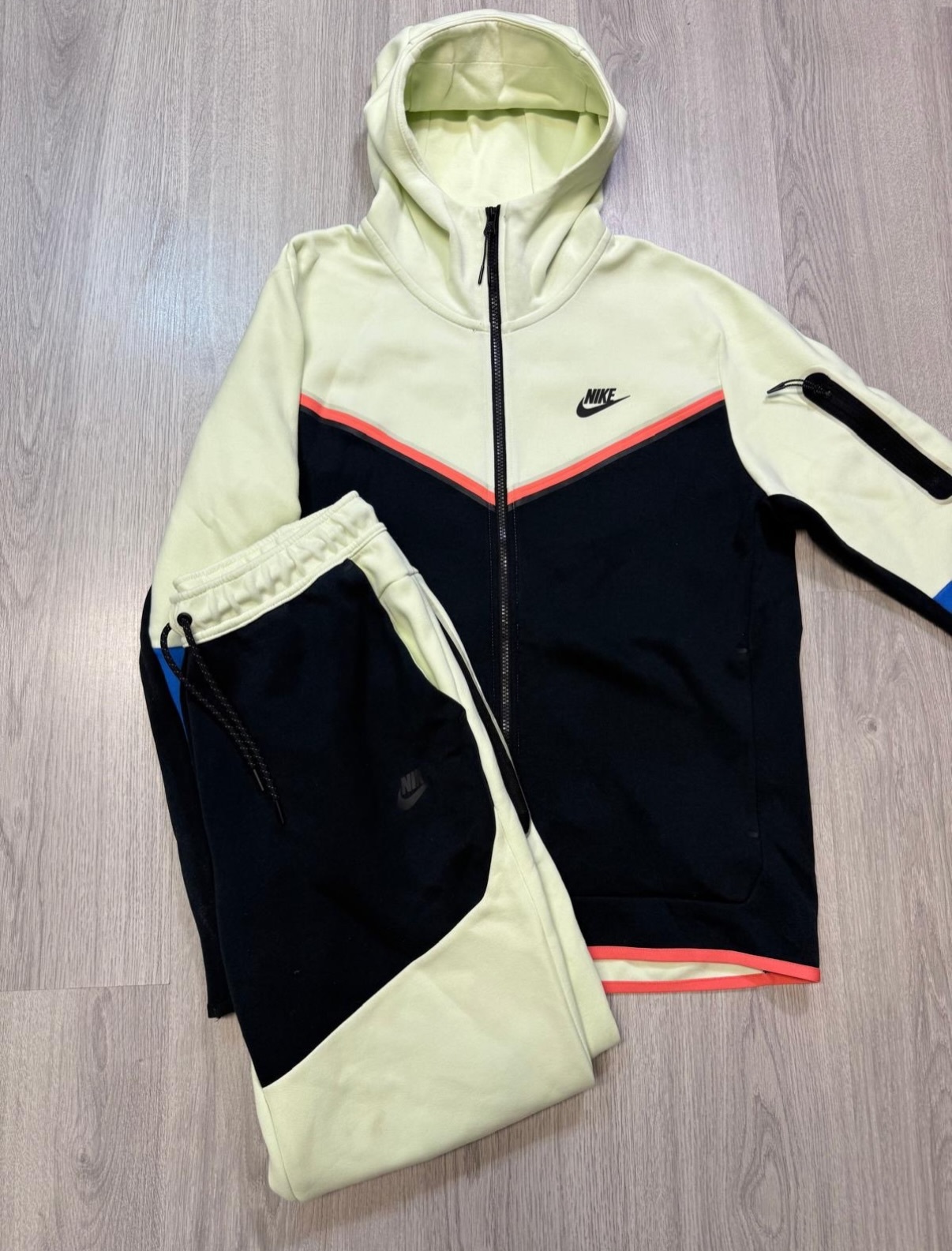 Tech Fleece Set 2021-20 colors Image - 20