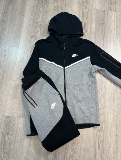 Tech Fleece Set 2021-20 colors Image - 2
