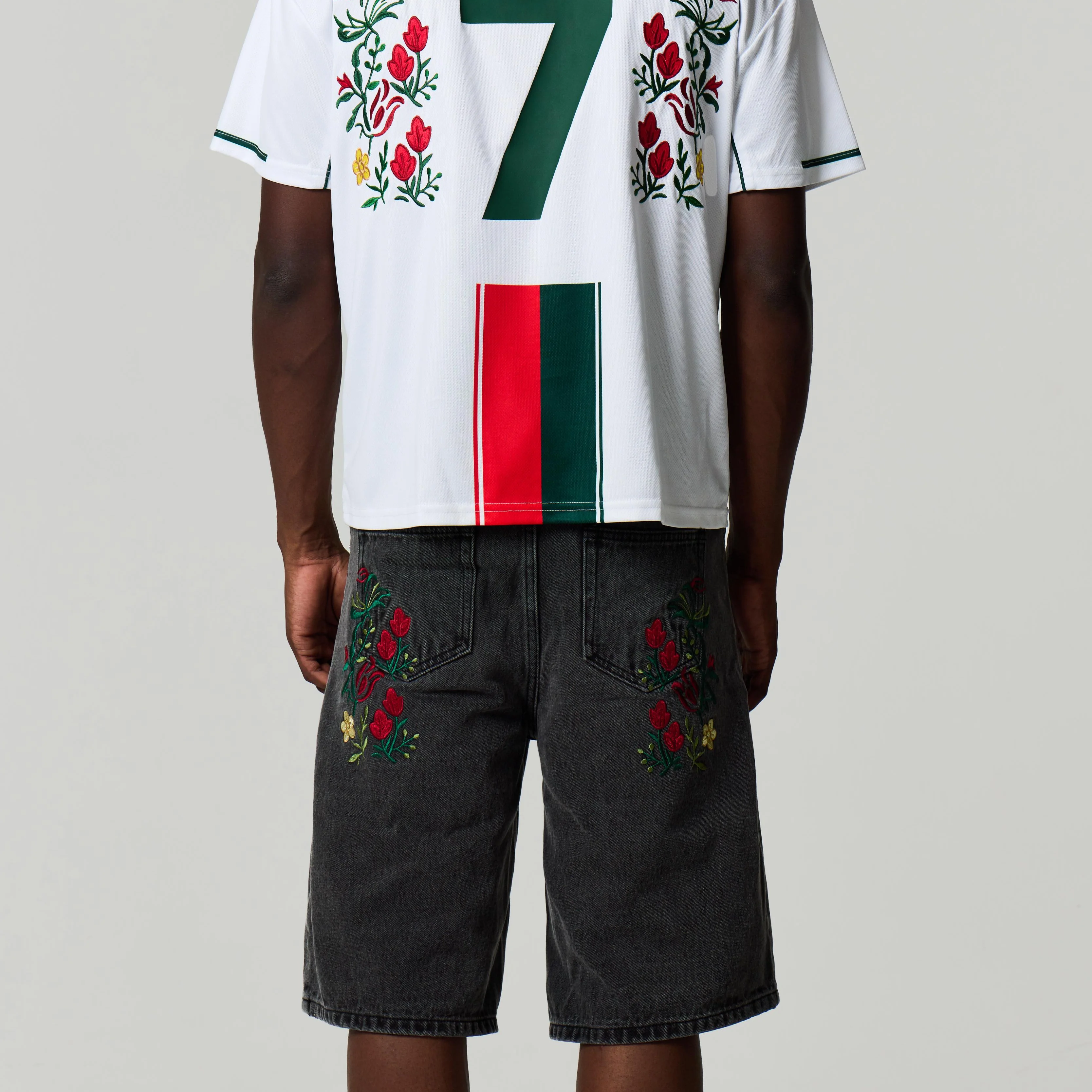 PORTUGAL EMBROIDERED JORTS