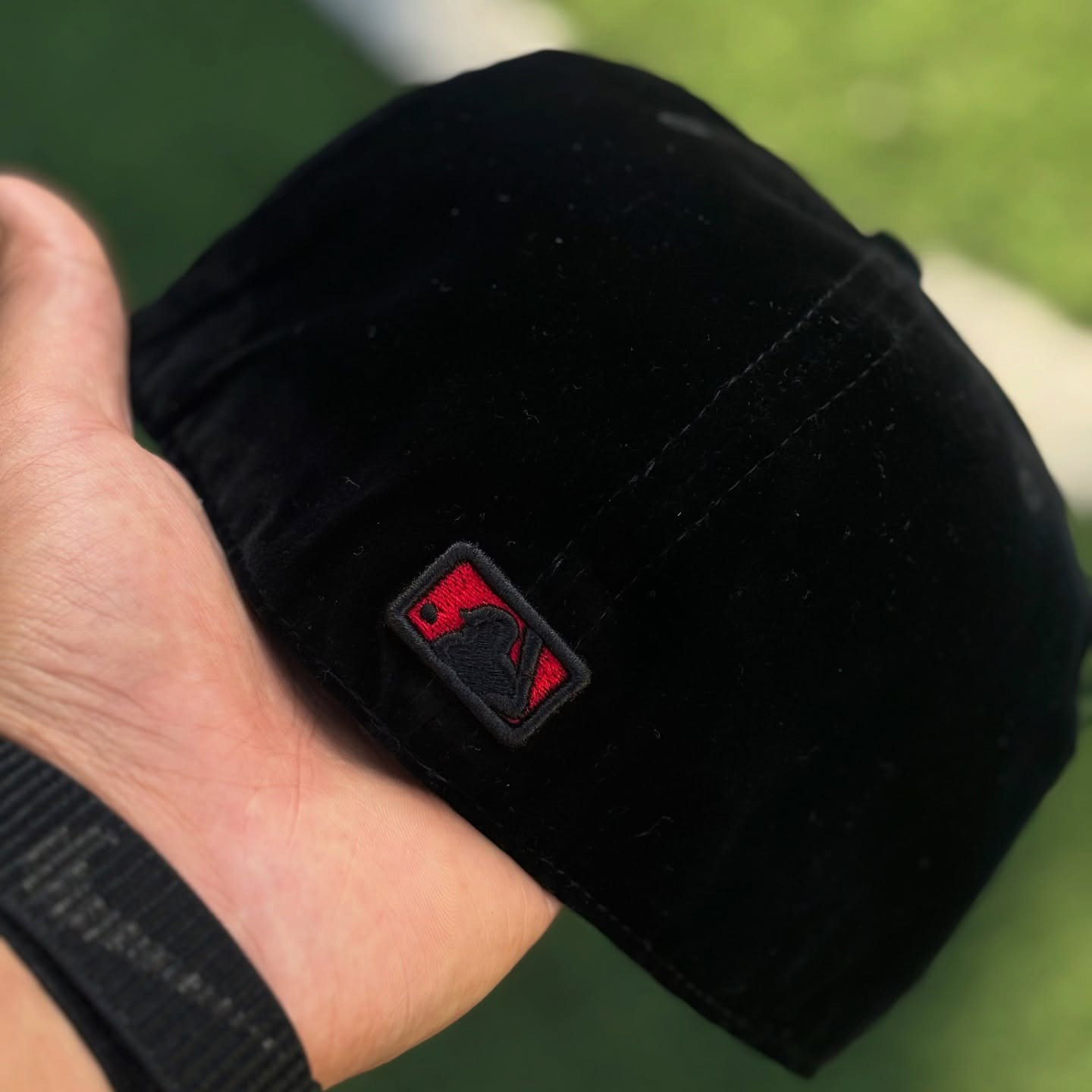 NEW ERA  CHICAGO WHITE SOX MLB BLACK VELVET & RED UV EMBROIDERED CASUAL BASEBALL CAP-Maverick