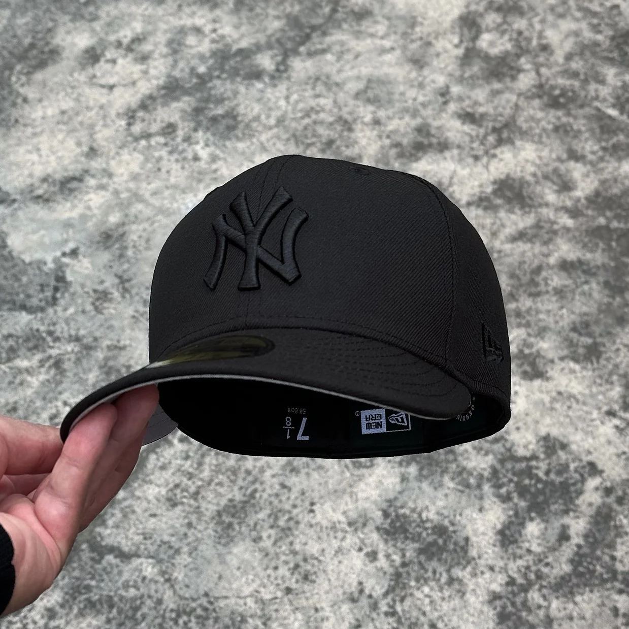 NEW ERA BASIC NEW YORK YANKEES BLACK EMBROIDERED CASUAL BASEBALL CAP-Maverick