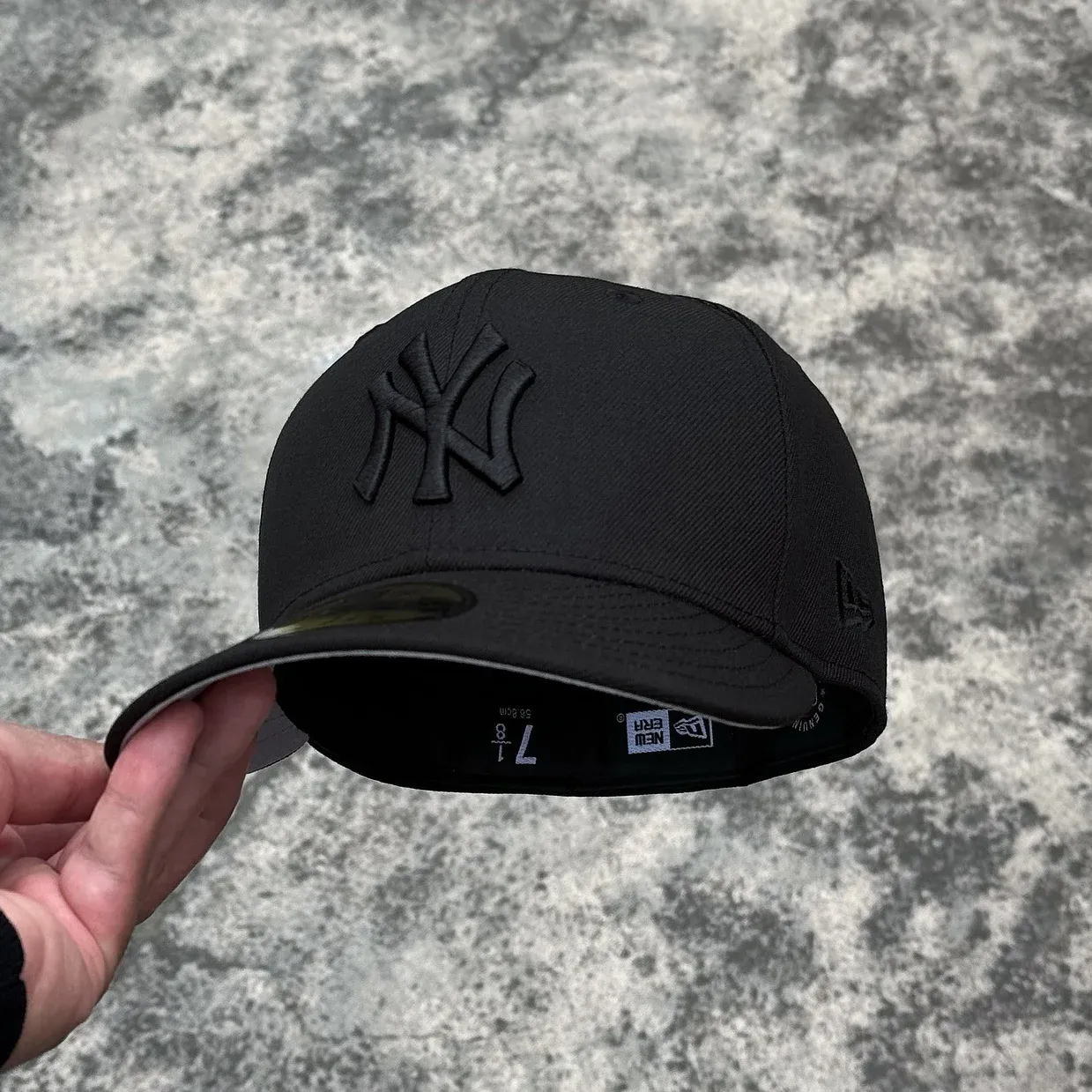 NEW ERA BASIC NEW YORK YANKEES BLACK EMBROIDERED CASUAL BASEBALL CAP-Maverick