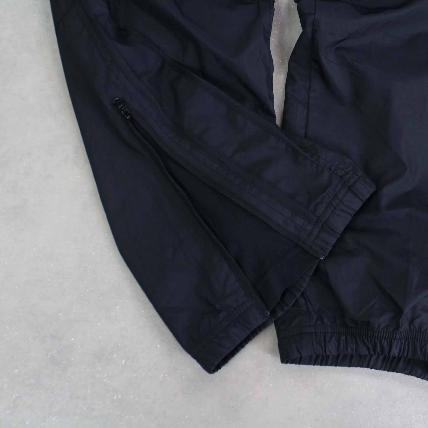 RARE 2000s Trackpants Black-Maverick