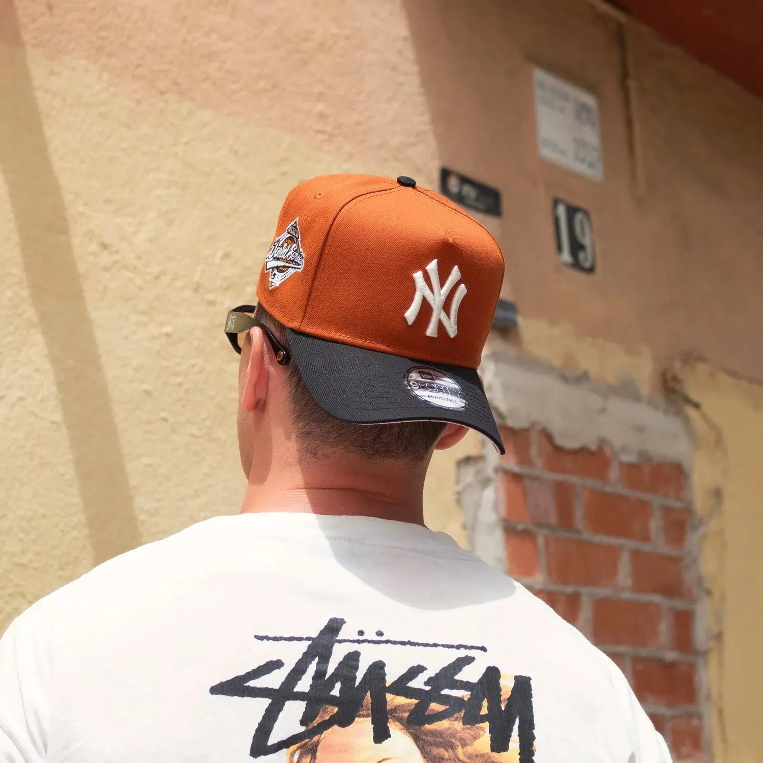 NEW ERA 9FORTY A-FRAME NEW YORK YANKEES WORLD SERIES 1996 TWO TONE / PINK UV SNAPBACK-Maverick