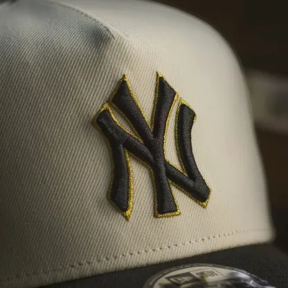 NEW ERA 9FORTY A-FRAME NEW YORK YANKEES WORLD SERIES 1999 TWO TONE / GREY UV SNAPBACK-Maverick