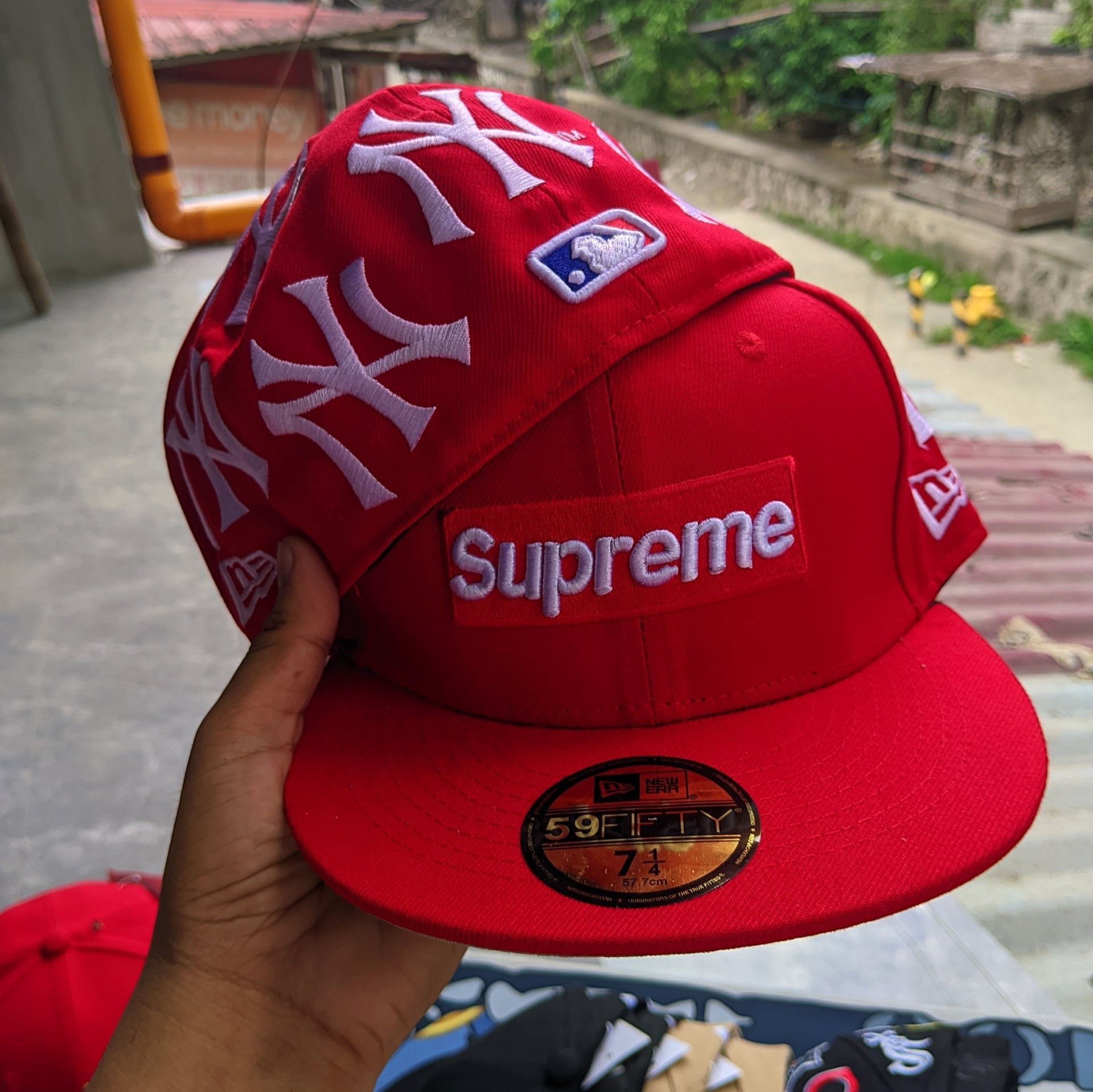 NEW ERA SUPREME X NEW YORK YANKEES RED EMBROIDERED CASUAL BASEBALL CAP-Maverick