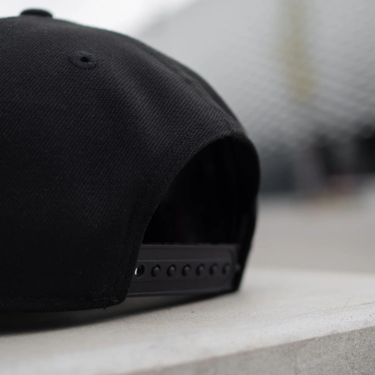 NEW ERA 9FORTY TYPE A MLB CHICAGO WHITE SOX KOMISKY PARK BLACK/KELLY GREEN UV BASEBALL CAP-Maverick