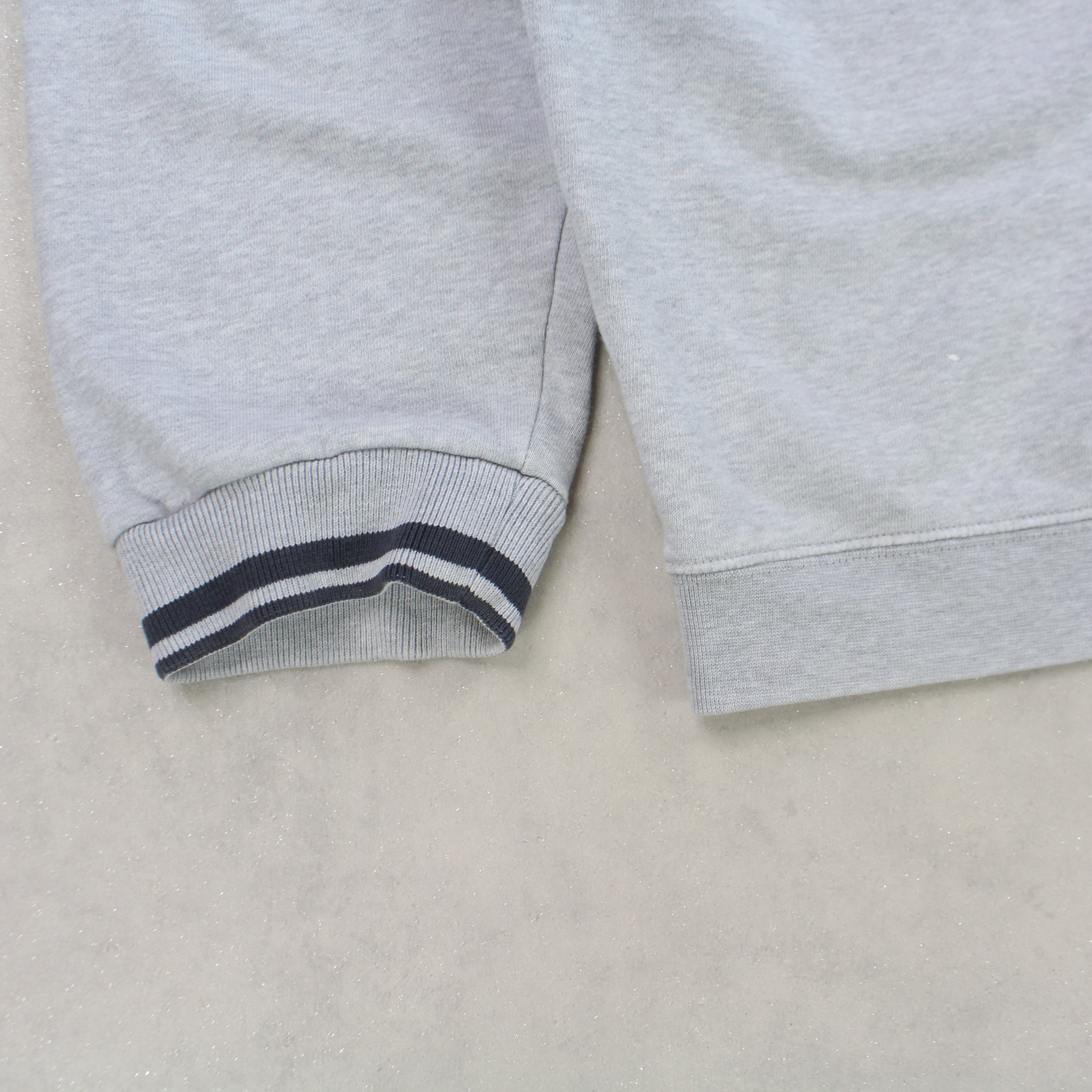 RARE 2000s Heavyweight  Sweatshirt Grey-Maverick