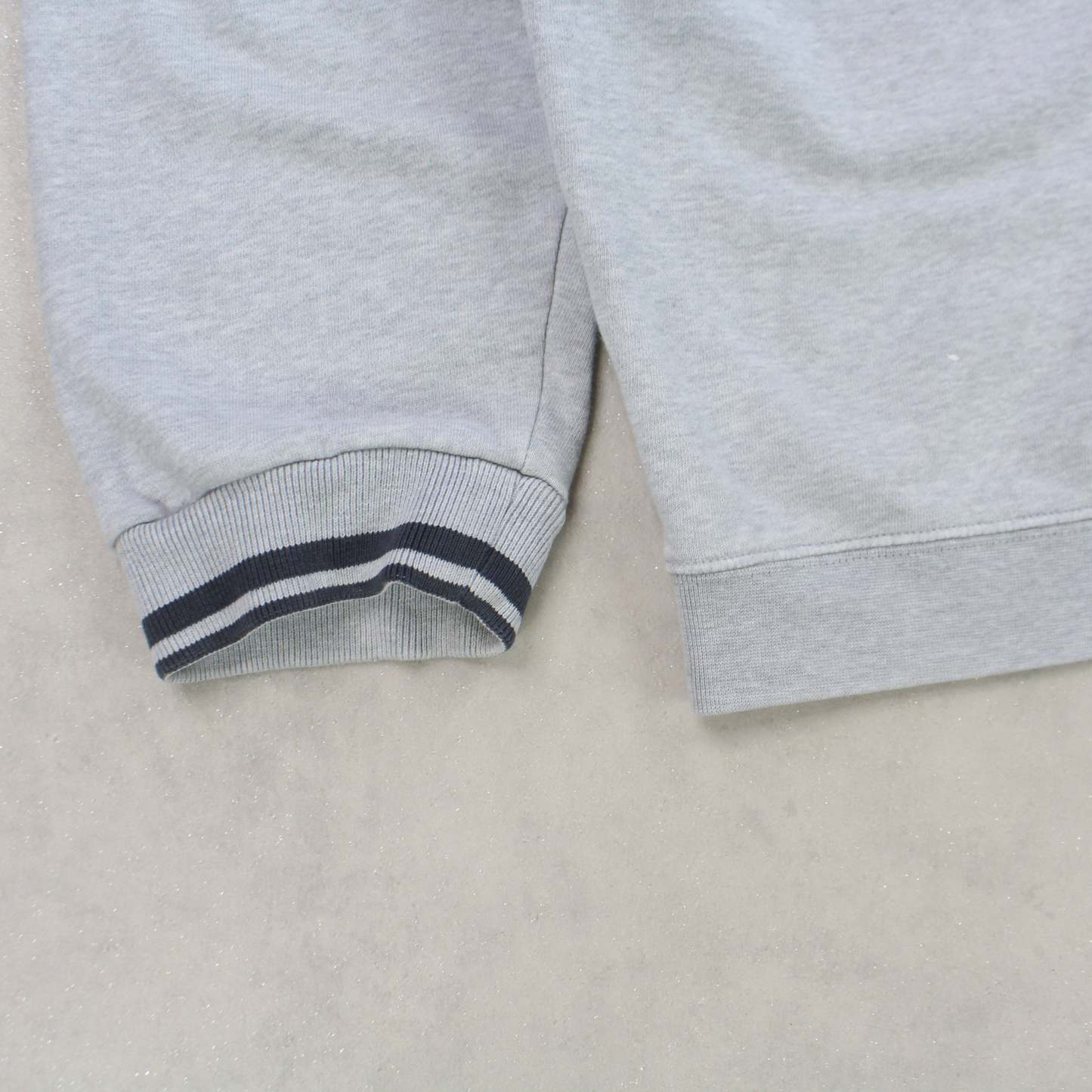 RARE 2000s Heavyweight  Sweatshirt Grey-Maverick