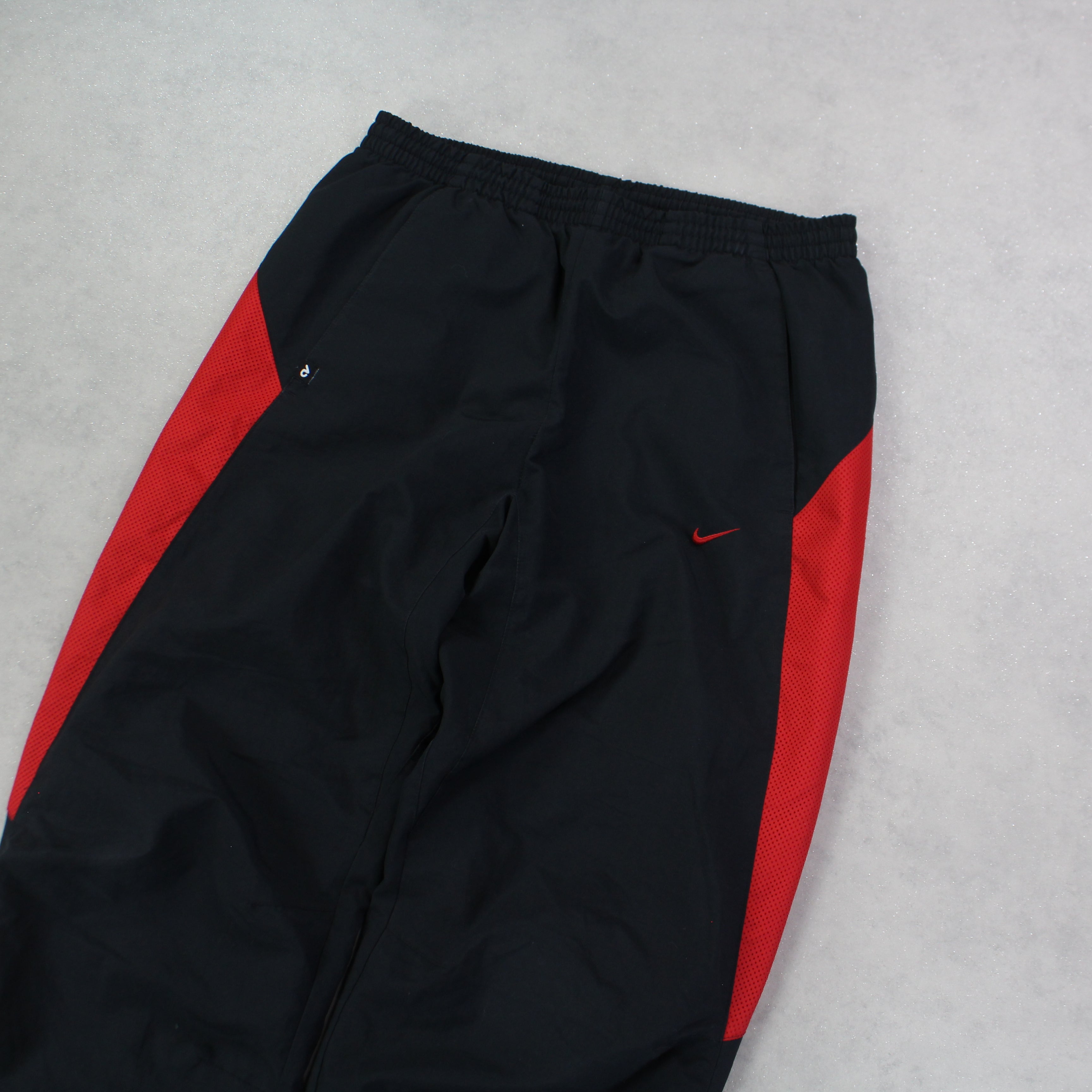 RARE 00s Trackpants Black-Maverick