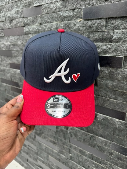 NEW ERA ATLANTA BRAVES 'TEAM COLOR HEARTS' 9FORTY A-FRAME SNAPBACK NAVY/RED-Maverick