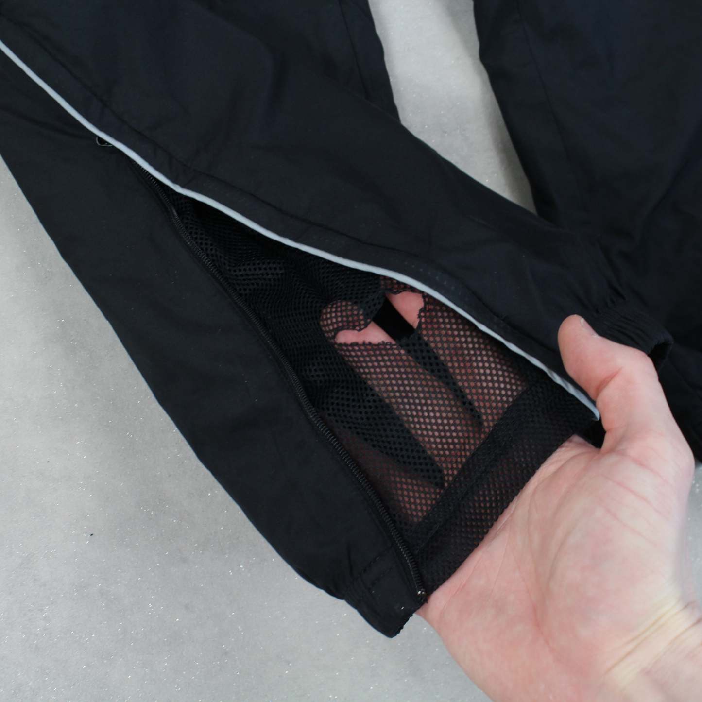 SUPER RARE 00s Air Max Trackpants Black-Maverick