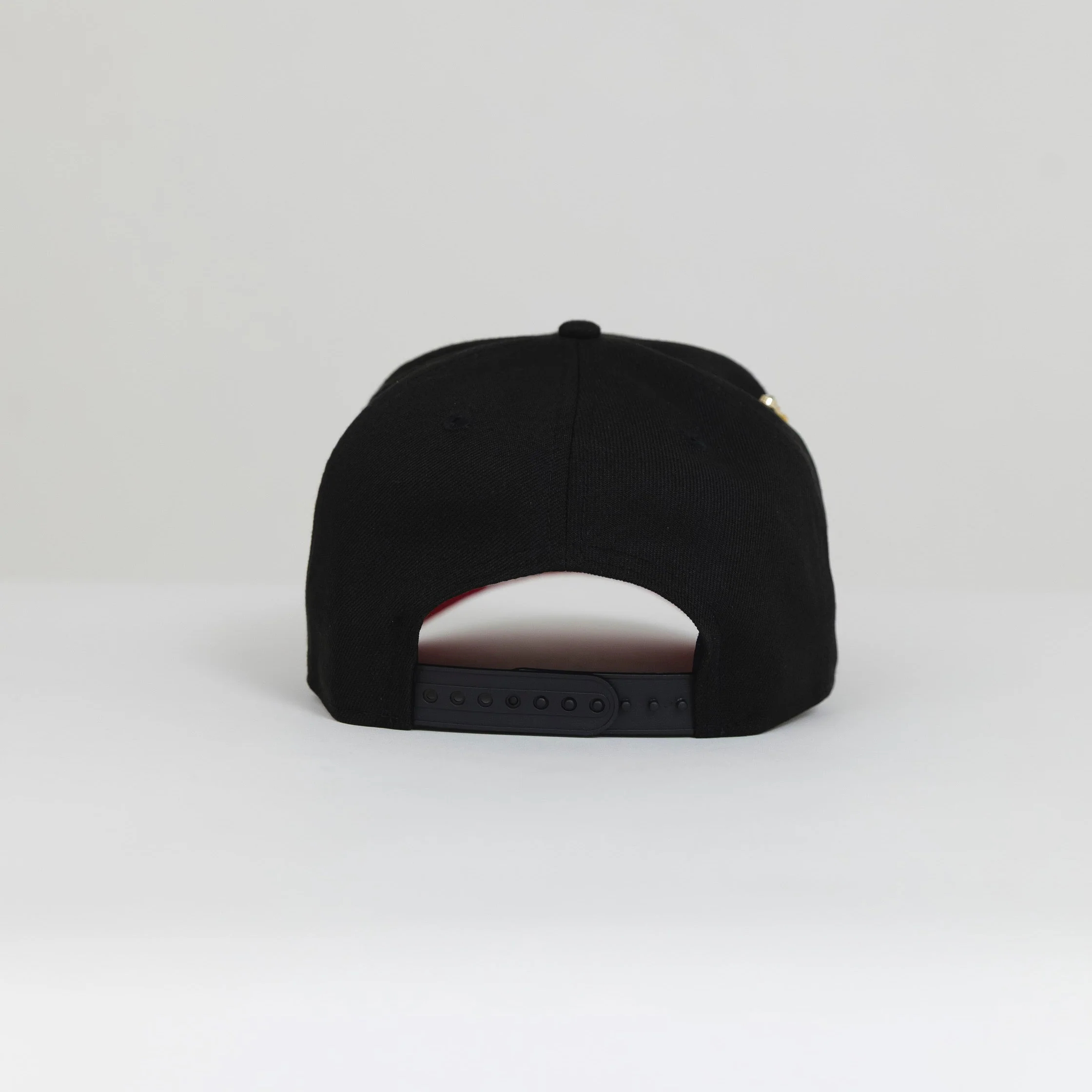 NEW ERA EXCLUSIVE 9FIFTY A-FRAME BLACK NEW YORK YANKEES SNAPBACK W/ 1999 WORLD SERIES SIDE PATCH-Maverick