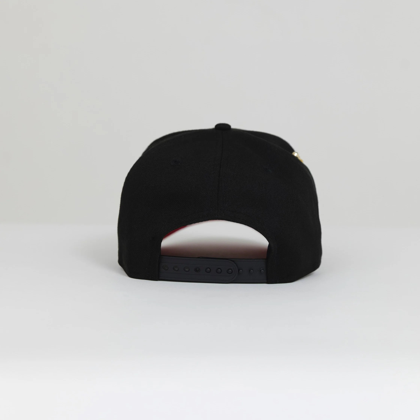 NEW ERA EXCLUSIVE 9FIFTY A-FRAME BLACK NEW YORK YANKEES SNAPBACK W/ 1999 WORLD SERIES SIDE PATCH-Maverick