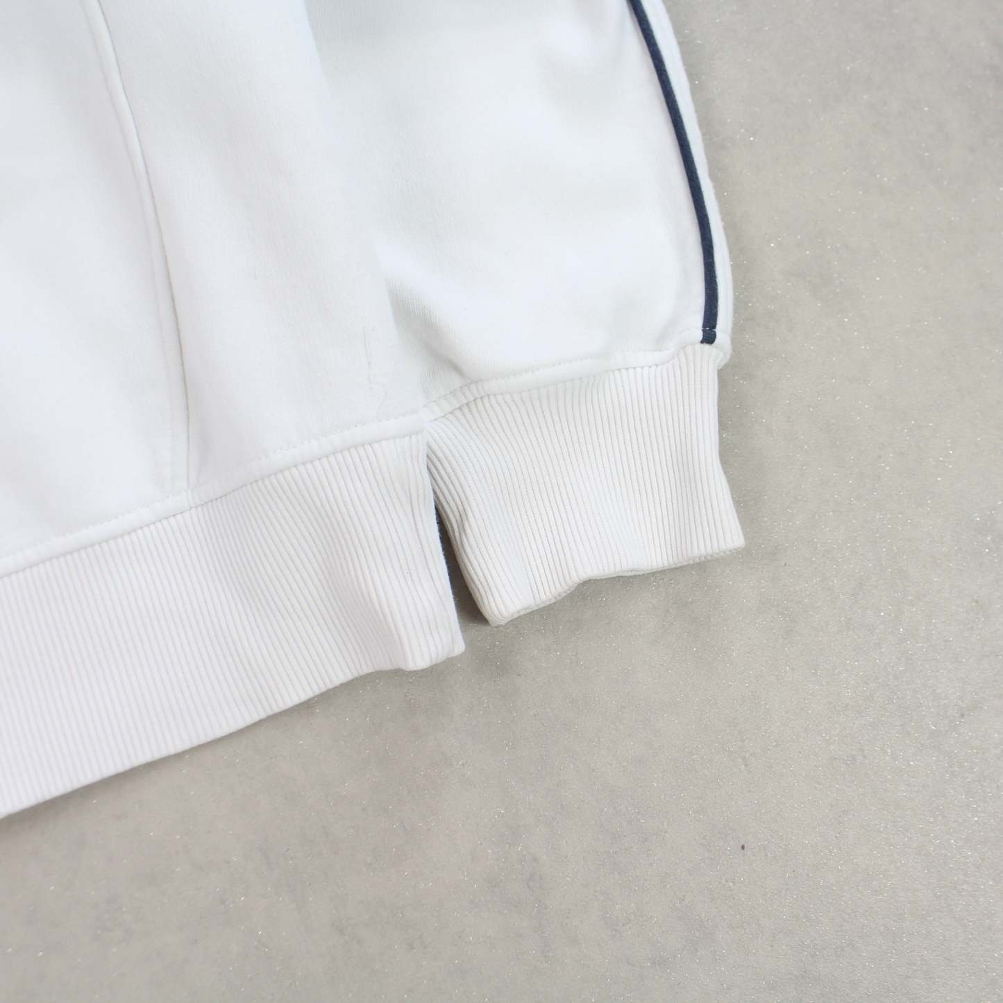 RARE 2000s  Heavyweight Sweatshirt White-Maverick