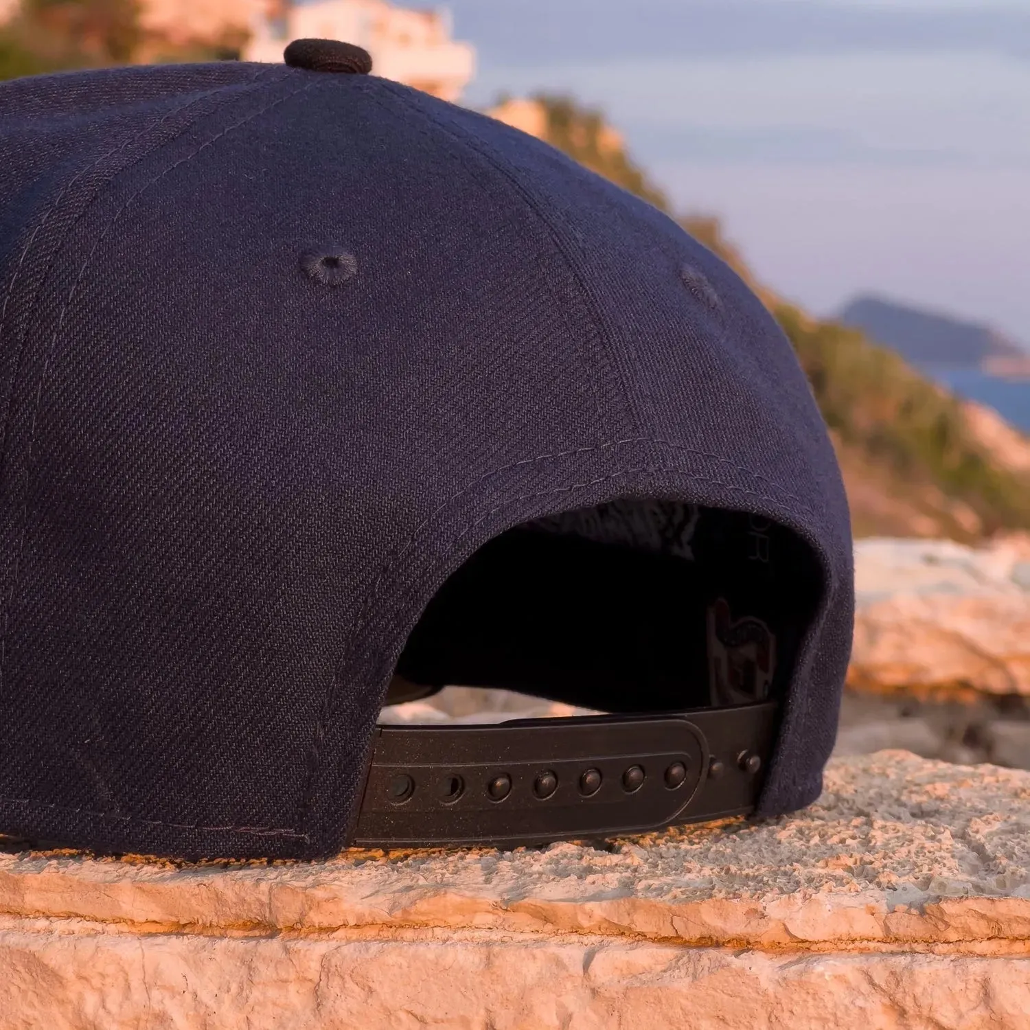 NEW ERA 9FORTY A-FRAME NEW YORK YANKEES WORLD SERIES 1999 TWO TONE / KHAKI UV SNAPBACK-Maverick