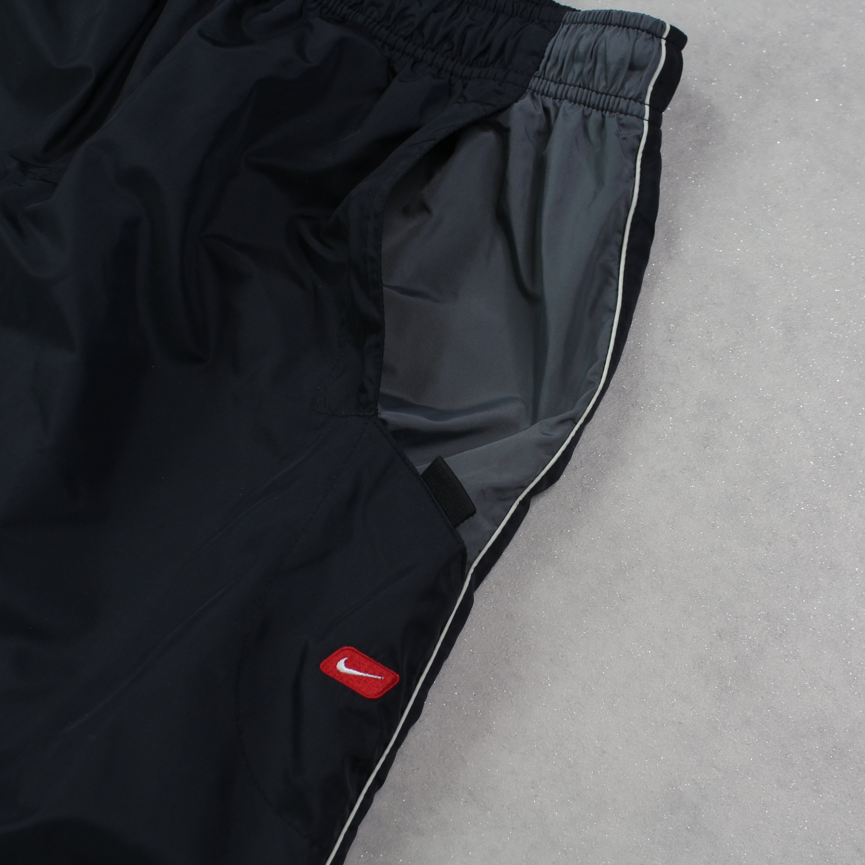 RARE 2000s Trackpants Black-Maverick