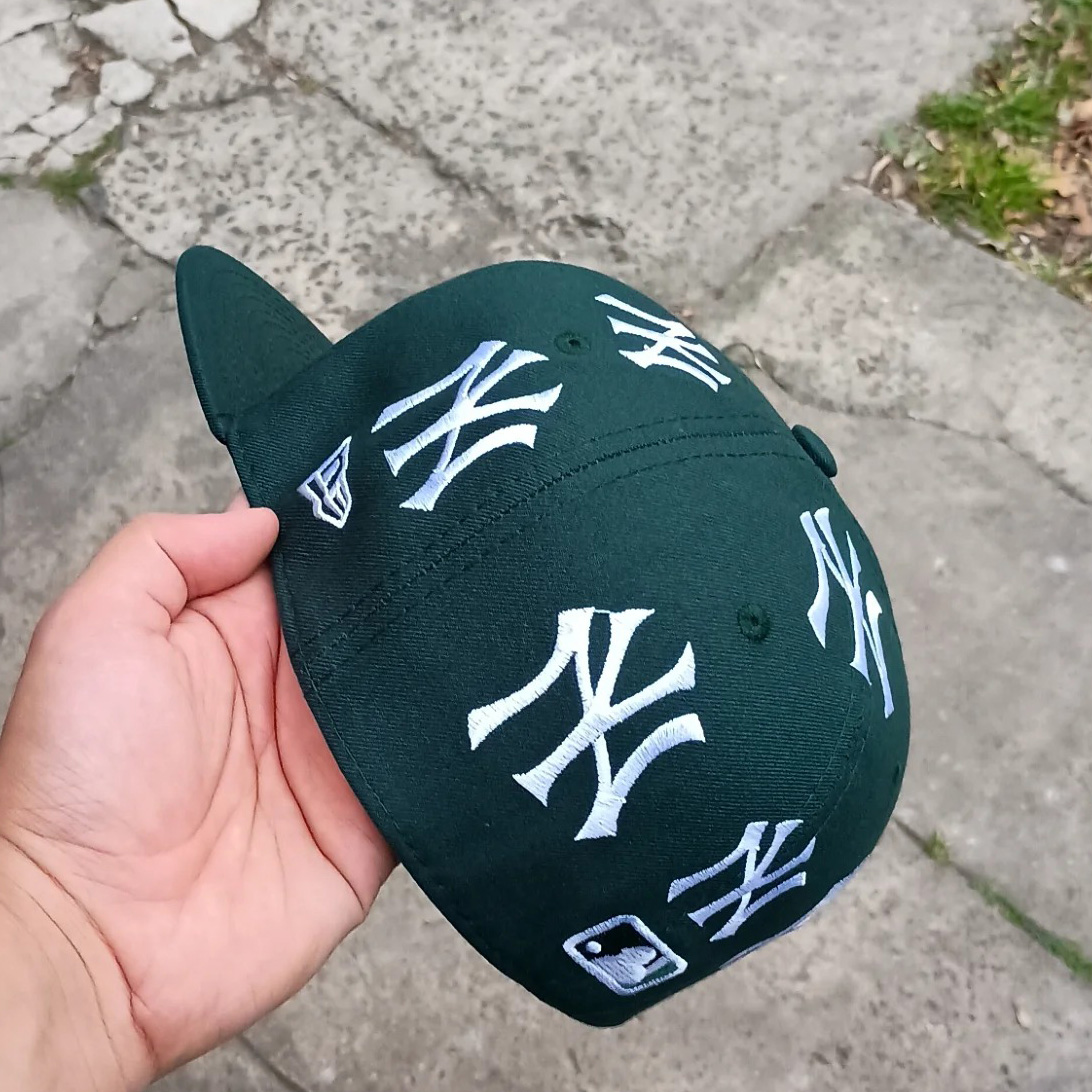 NEW ERA SUPREME X NEW YORK YANKEES GREEN EMBROIDERED CASUAL BASEBALL CAP-Maverick