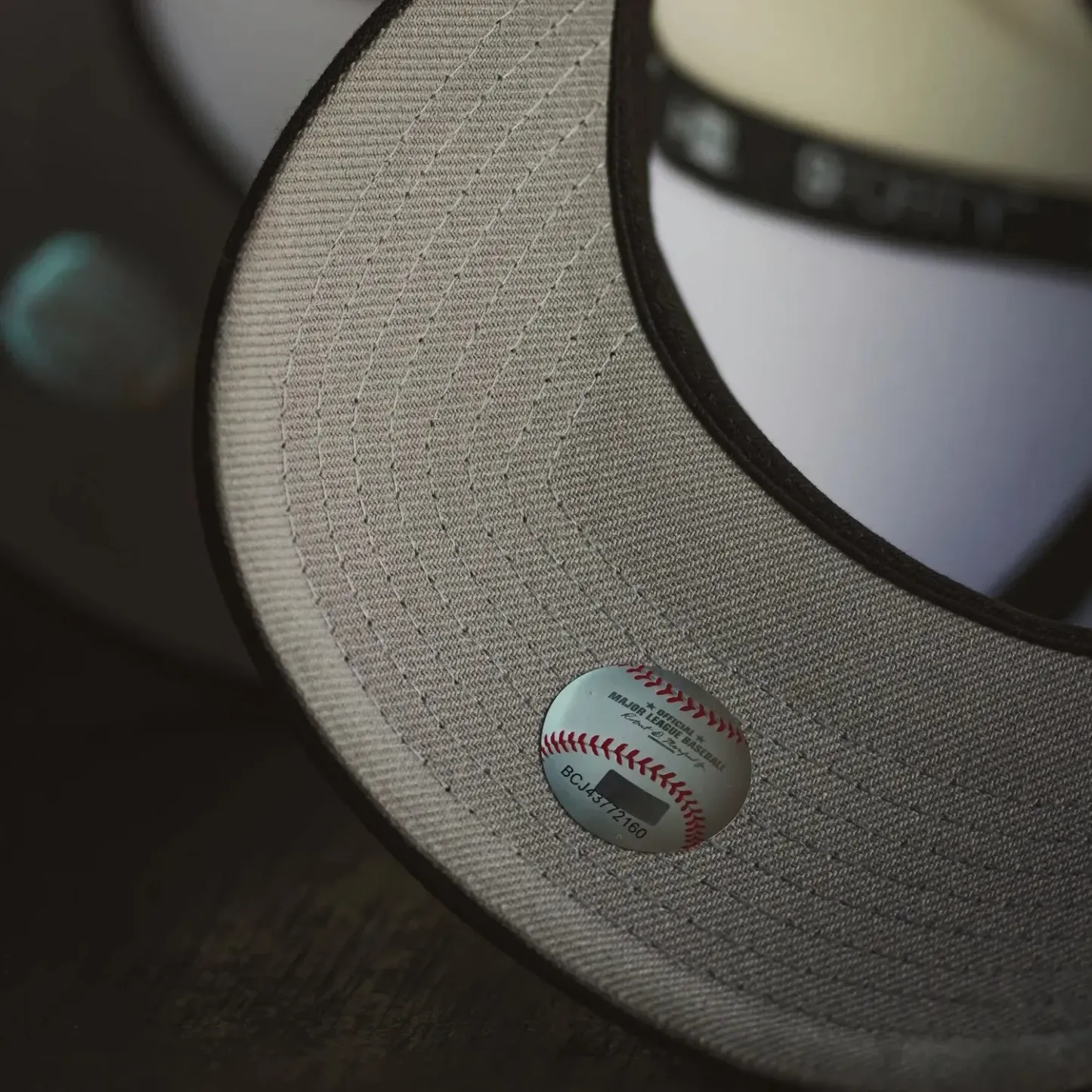 NEW ERA 9FORTY A-FRAME NEW YORK YANKEES WORLD SERIES 1999 TWO TONE / GREY UV SNAPBACK-Maverick