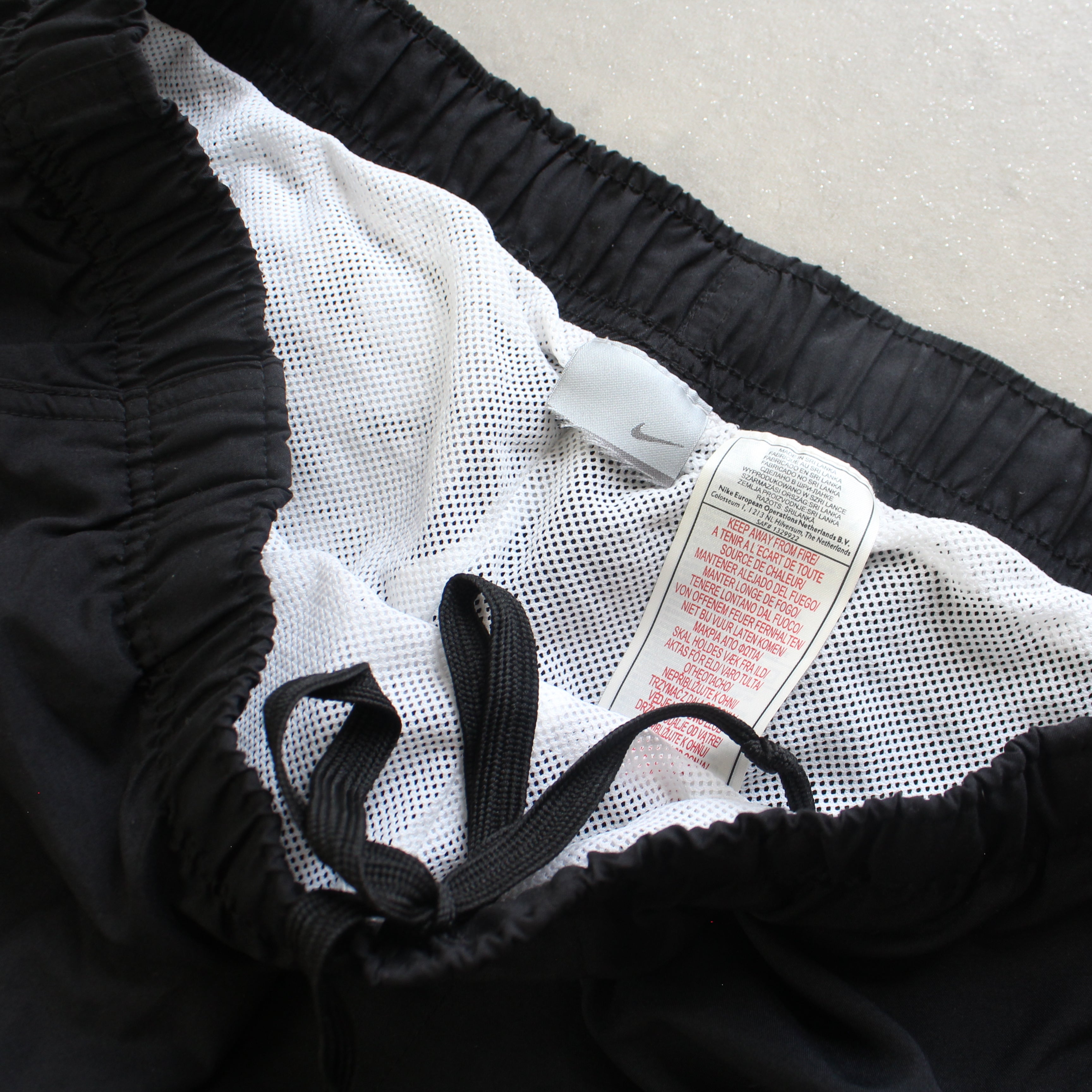 RARE 2000s Trackpants Black-Maverick