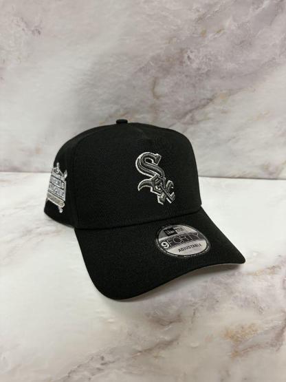 NEW ERA 9FORTY A MLB CHICAGO WHITE SOX. BLACK EDITION BASEBALL CAP-Maverick