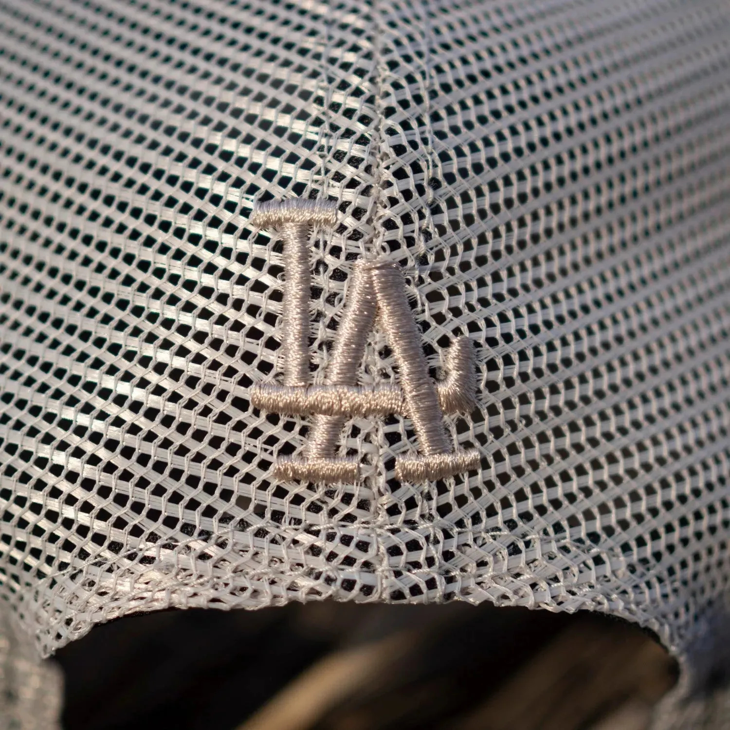 NEW ERA 9FORTY A-FRAME LOS ANGELES DODGERS MIRROR LOGO STONE / GREY UV TRUCKER-Maverick