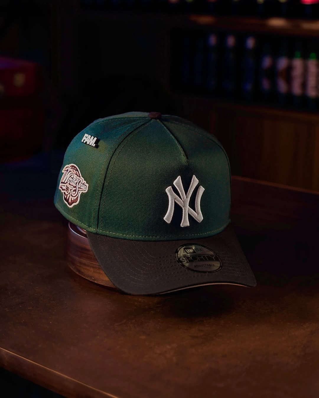 NEW ERA 9FORTY A-FRAME NEW YORK YANKEES WORLD SERIES 1998 TWO TONE / PINK UV SNAPBACK CAP-Maverick