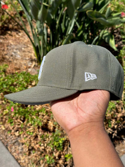 NEW ERA EXCLUSIVE 59FIFTY OLIVE BOSTON RED SOX-Maverick