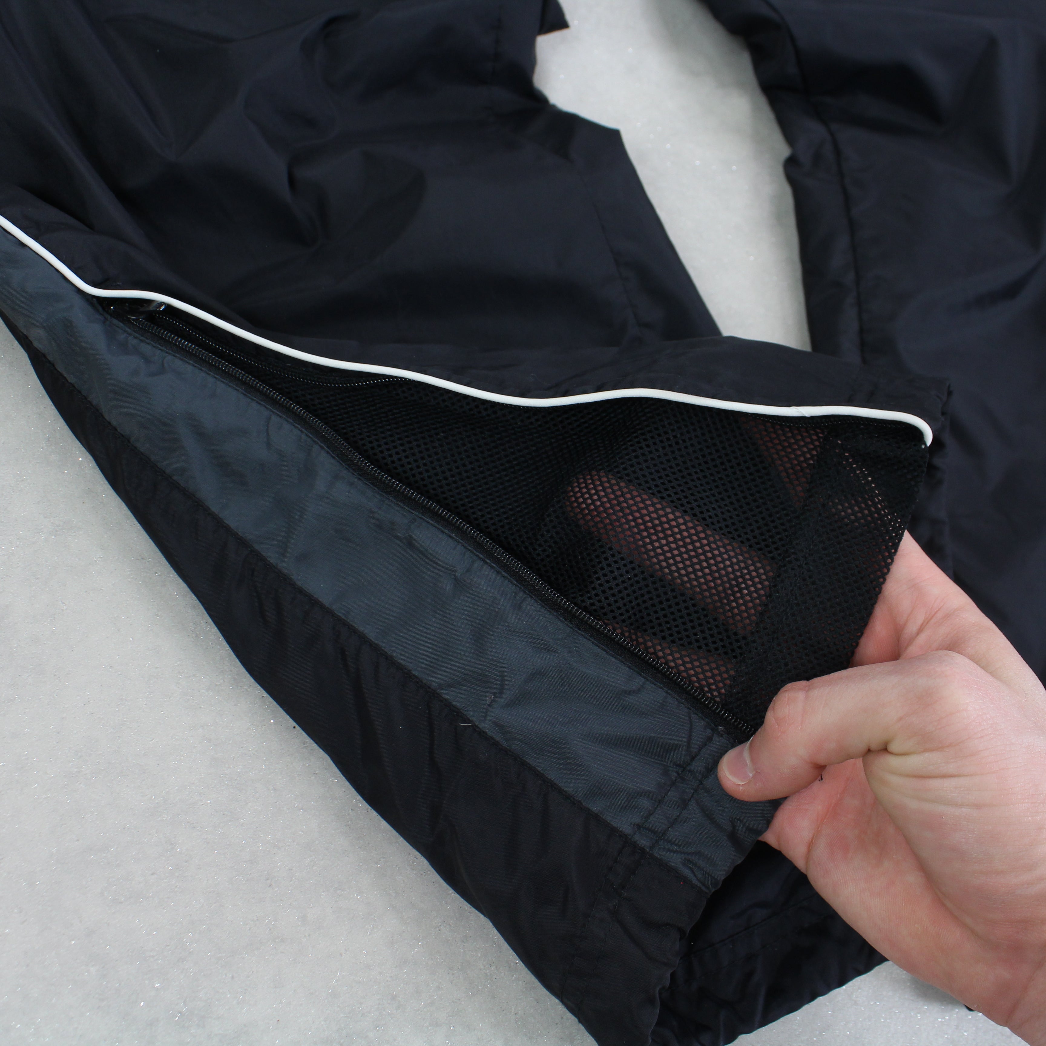 RARE 2000s Baggy Trackpants Black-Maverick