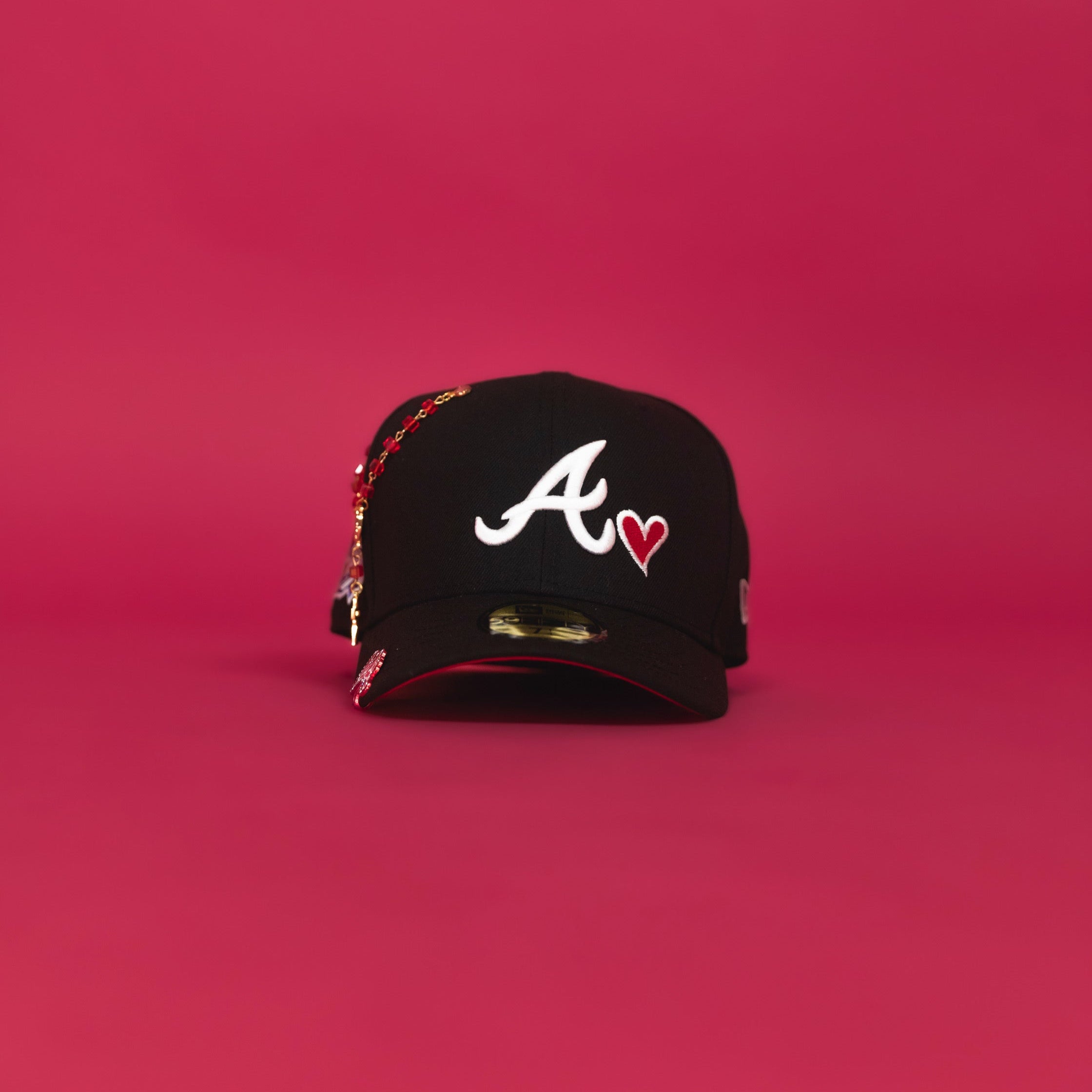 NEW ERA 59FIFTY BLACK ATLANTA BRAVES W/ RED HEART + 1999 WORLD SERIES SIDE PATCH-Maverick
