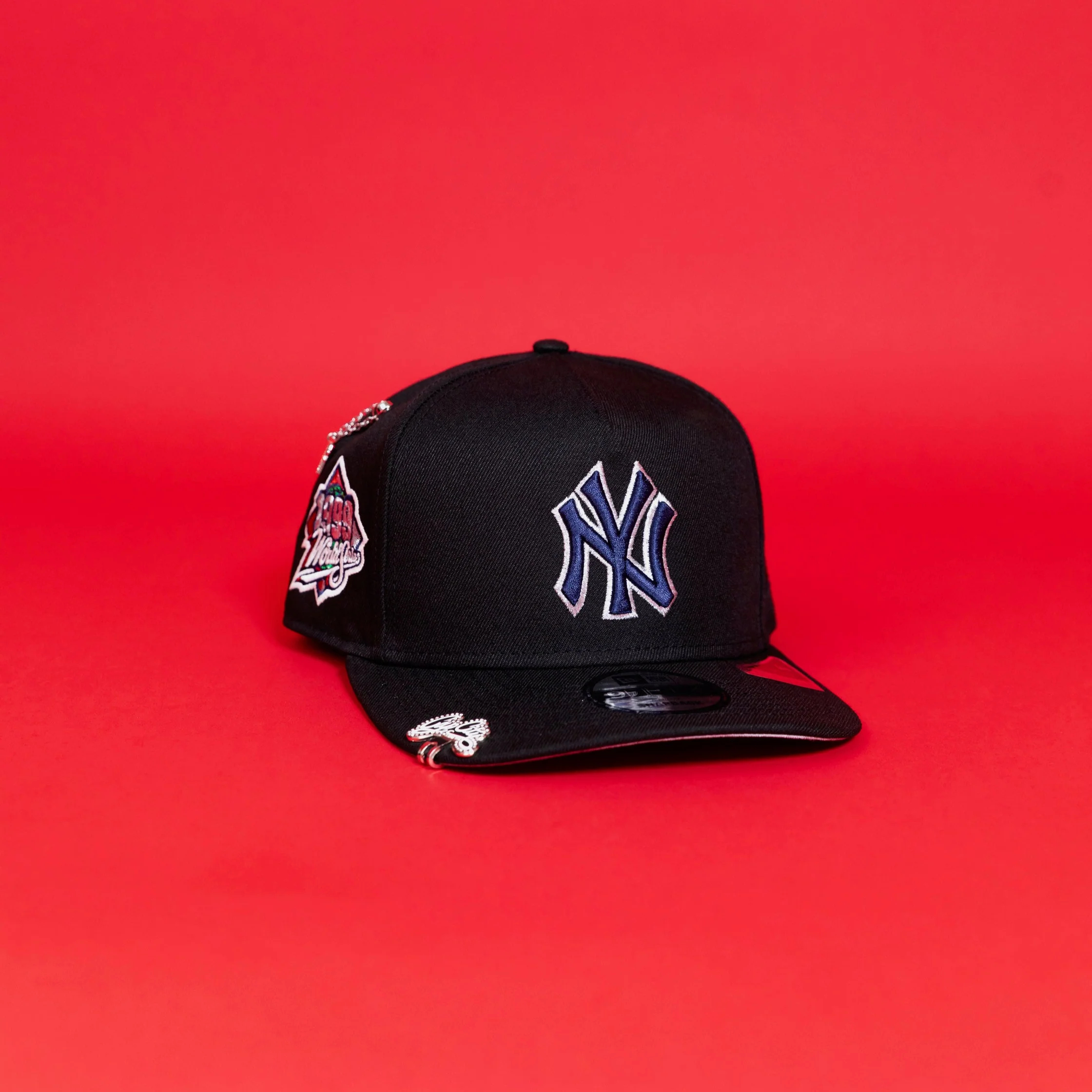 NEW ERA EXCLUSIVE 9FIFTY A-FRAME BLACK NEW YORK YANKEES SNAPBACK W/ 1999 WORLD SERIES SIDE PATCH-Maverick