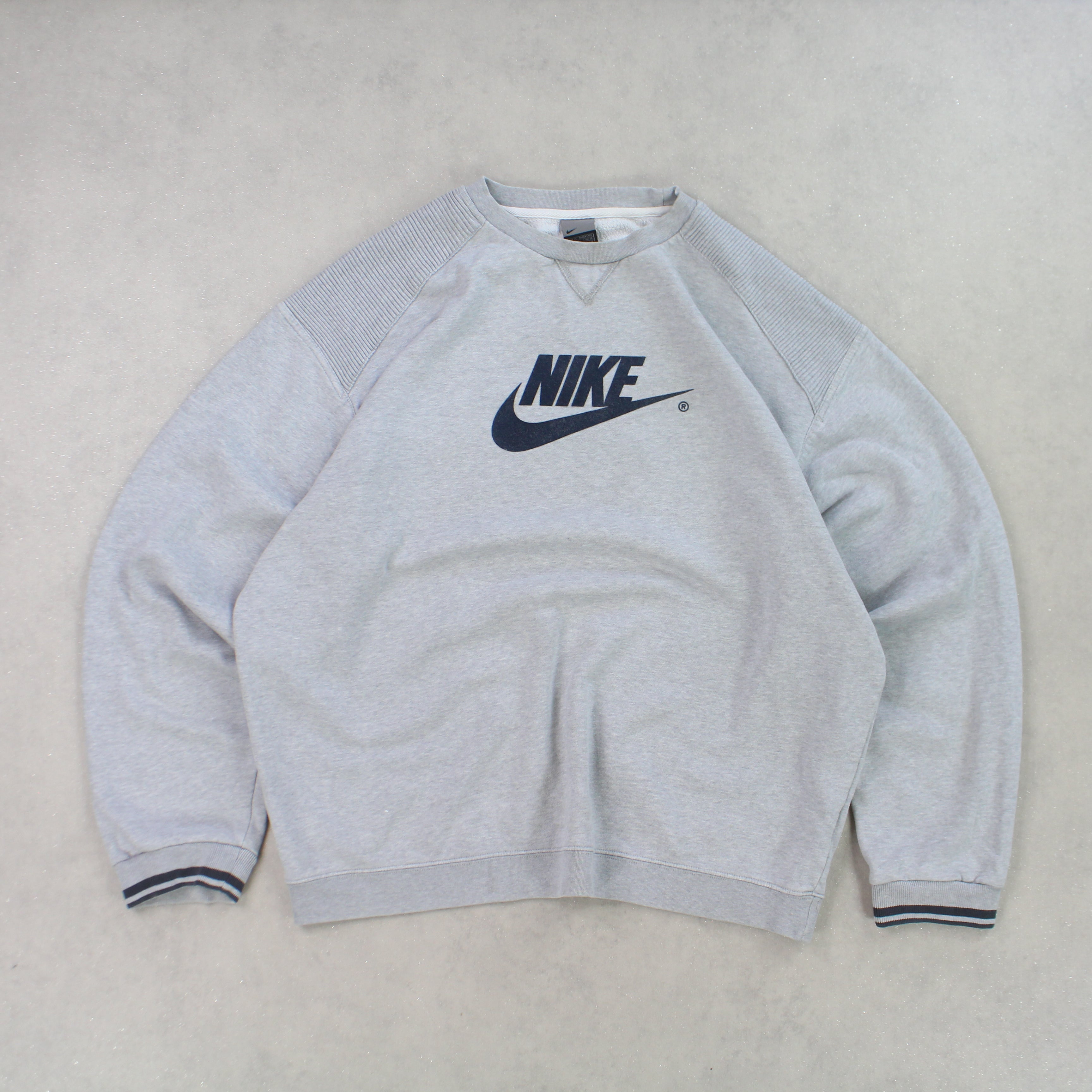 RARE 2000s Heavyweight  Sweatshirt Grey-Maverick