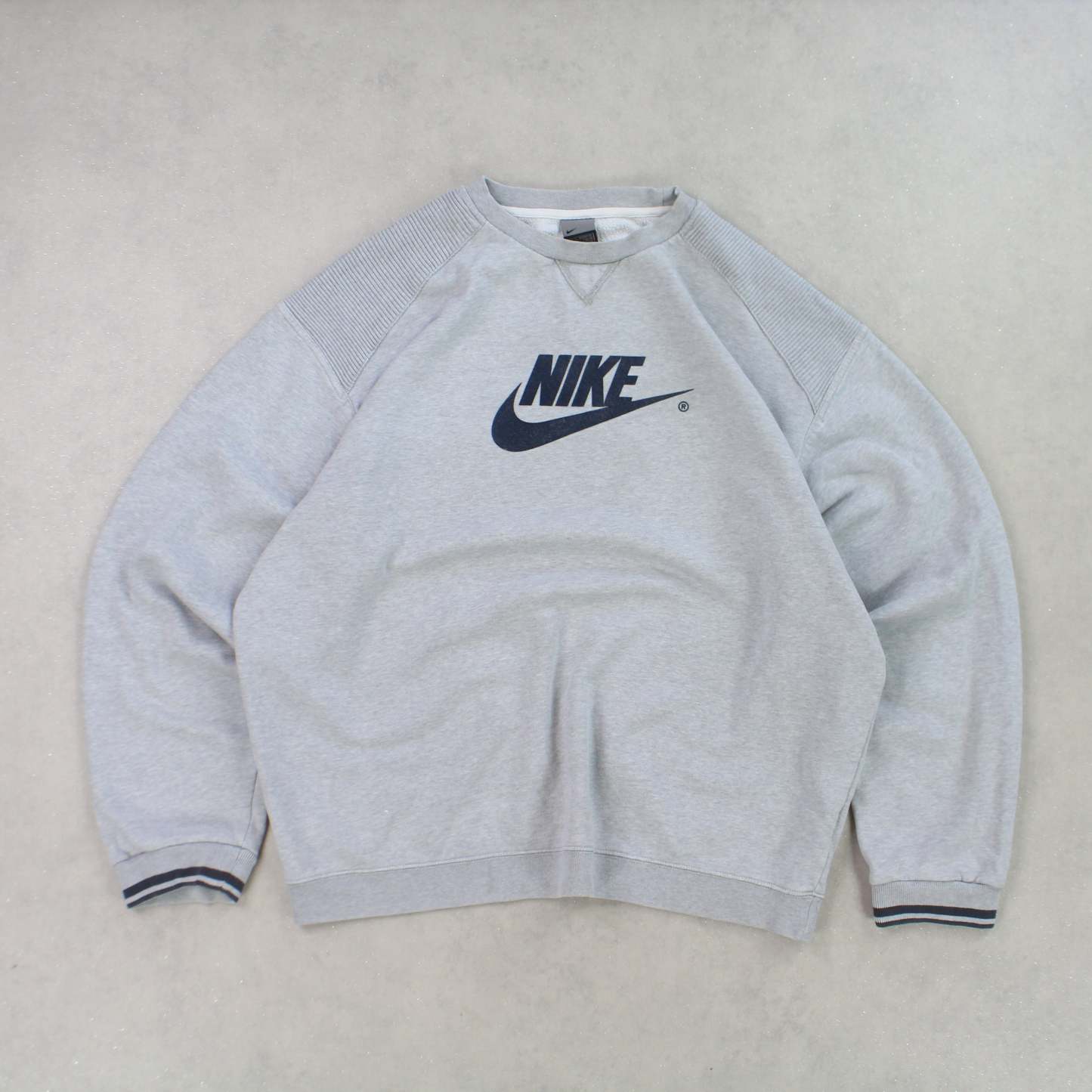 RARE 2000s Heavyweight  Sweatshirt Grey-Maverick