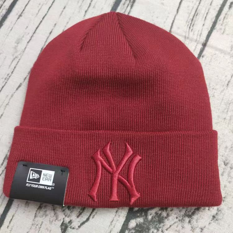 NEW ERA NEW YORK YANKEES EMBROIDERED CUFFED KNIT HAT-Maverick