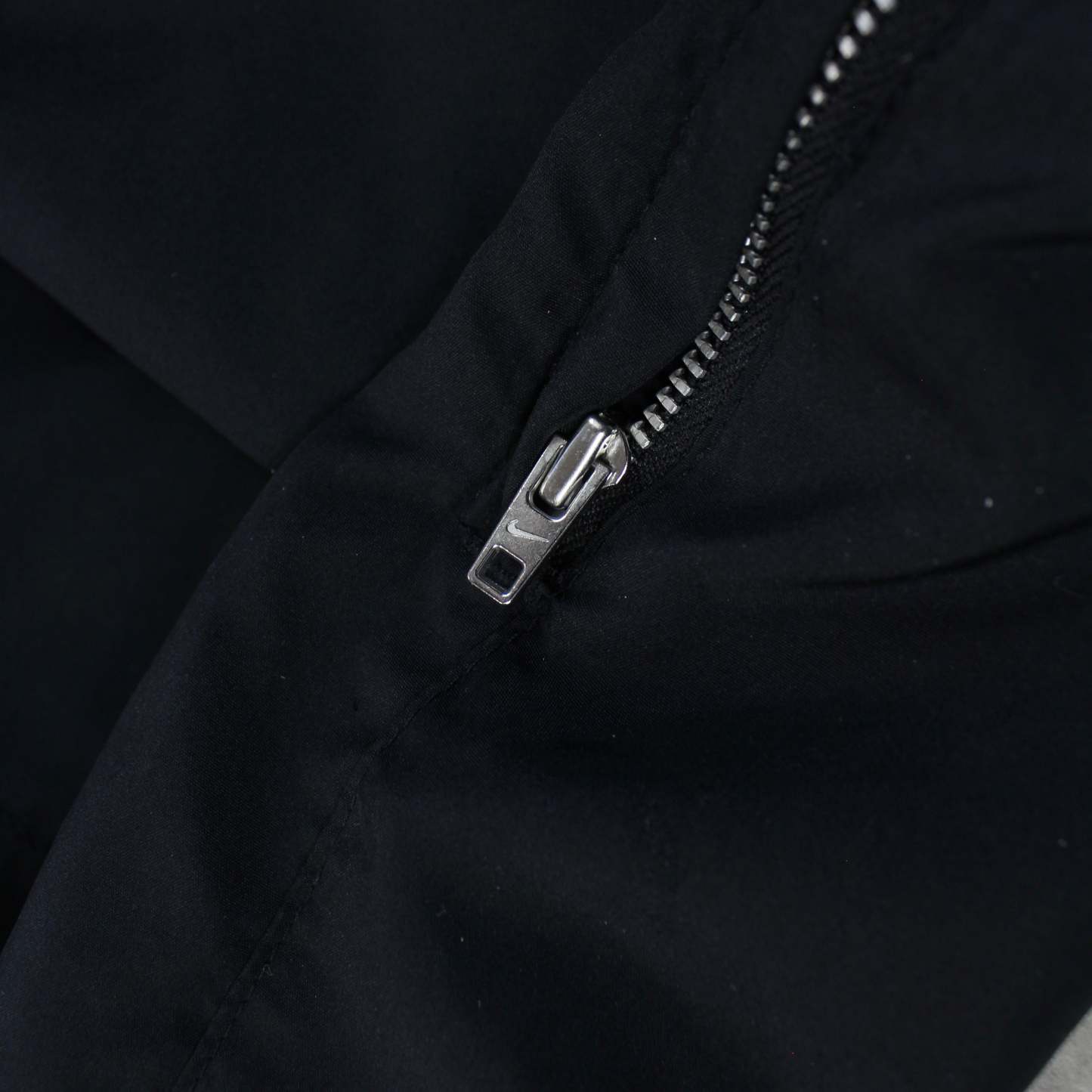 RARE 00s Baggy Trackpants Black-Maverick