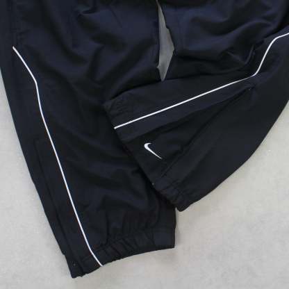 RARE 2000s Trackpants Black-Maverick